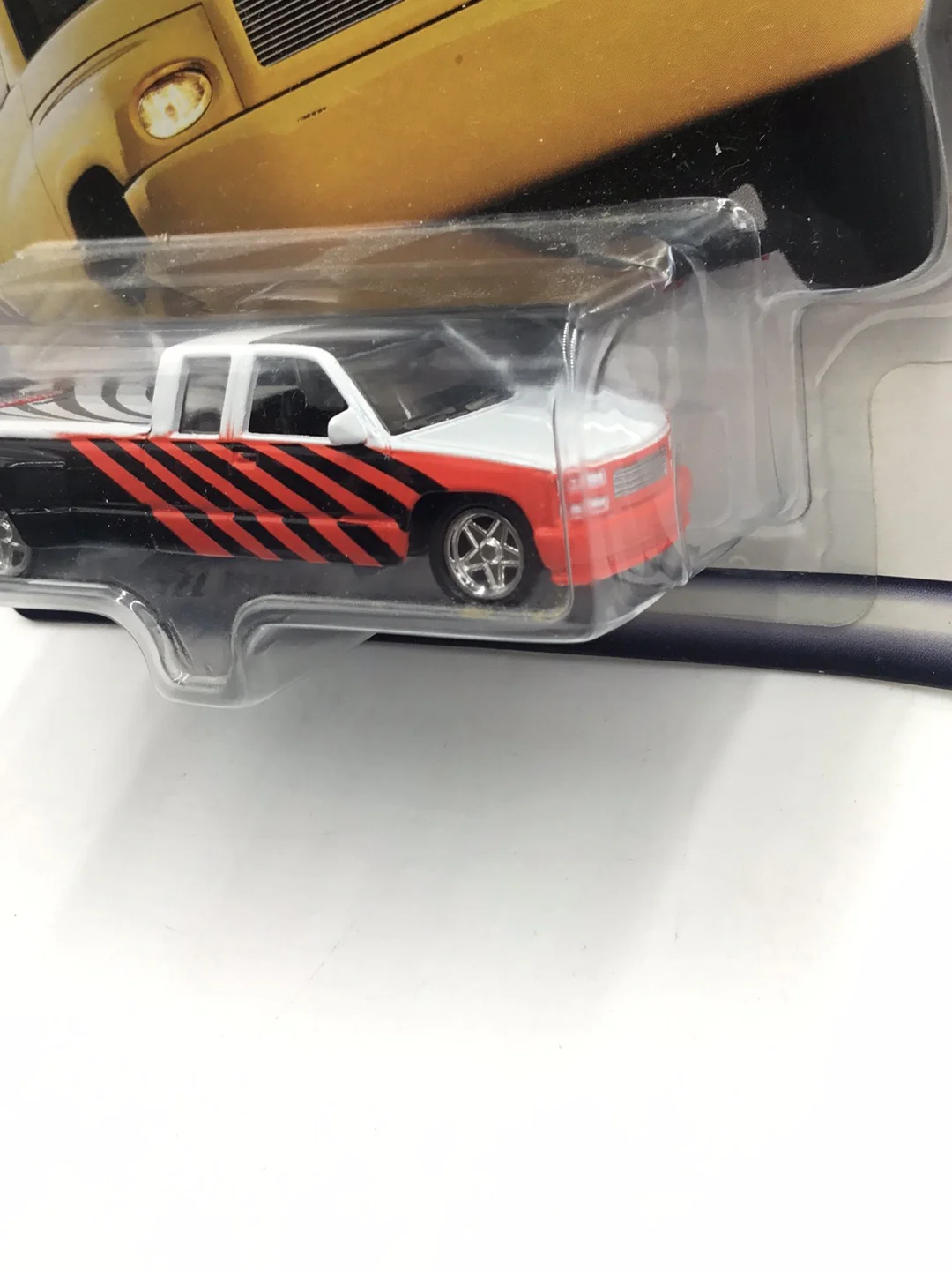 2000 Hot Wheels #8 Sports Truck Customized C3500 NN2 - Image 4