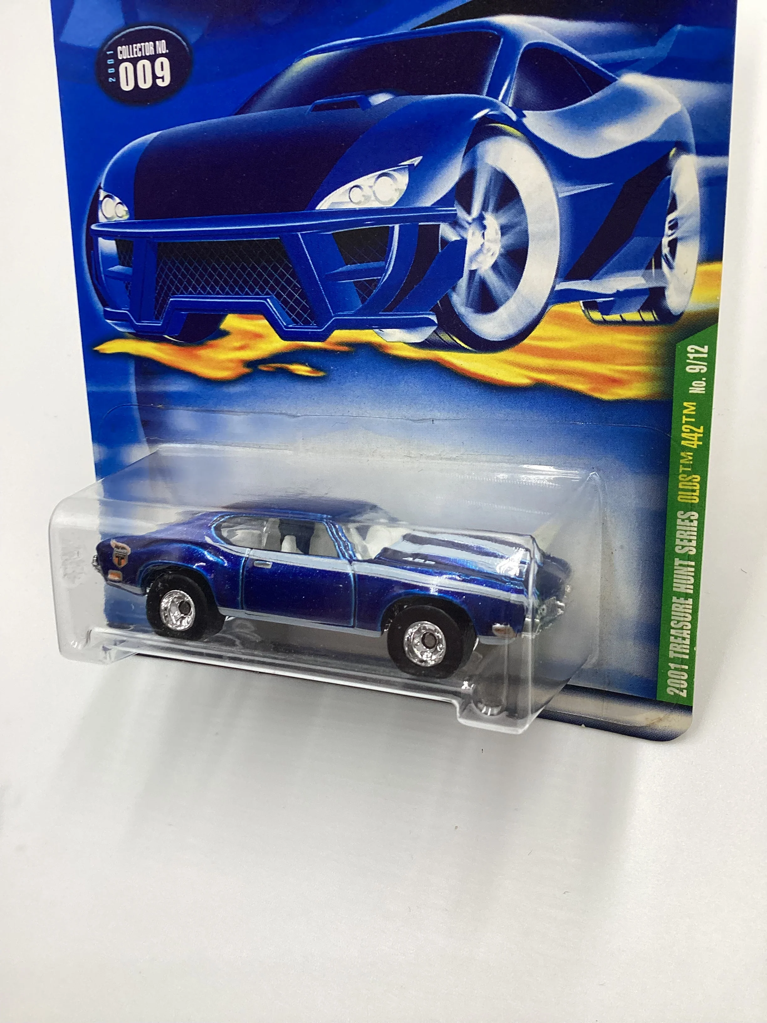 2001 Hot Wheels Treasure Hunt #009 Olds 442 Blue with protector - Image 4