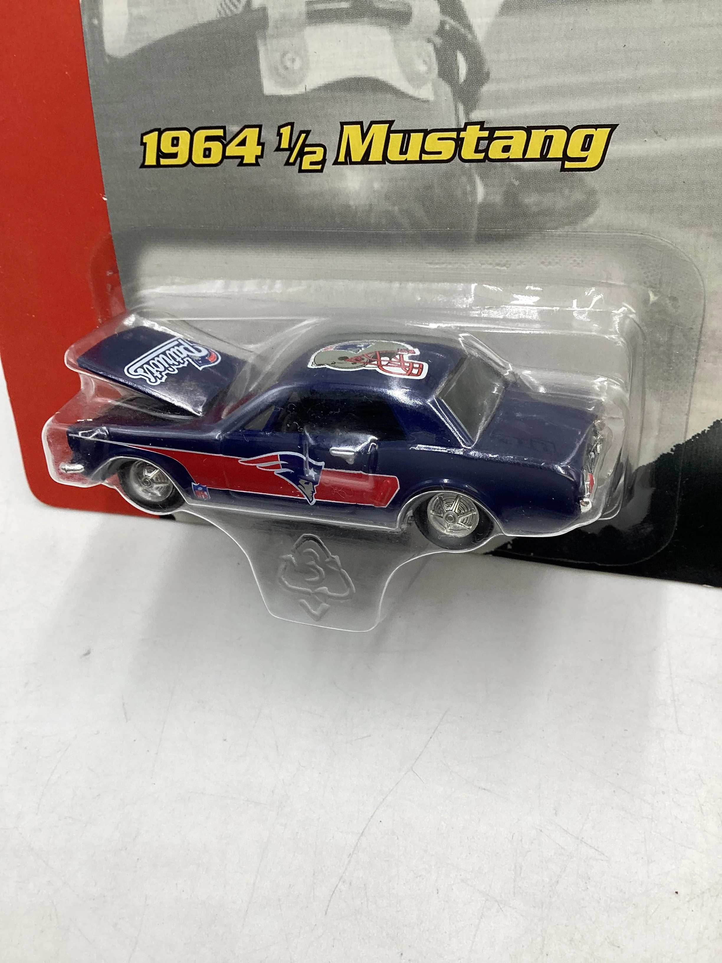 2005 Ertl Collectibles Classic Rides 64 1/2 Mustang NFL Patriots (SR) - Image 4