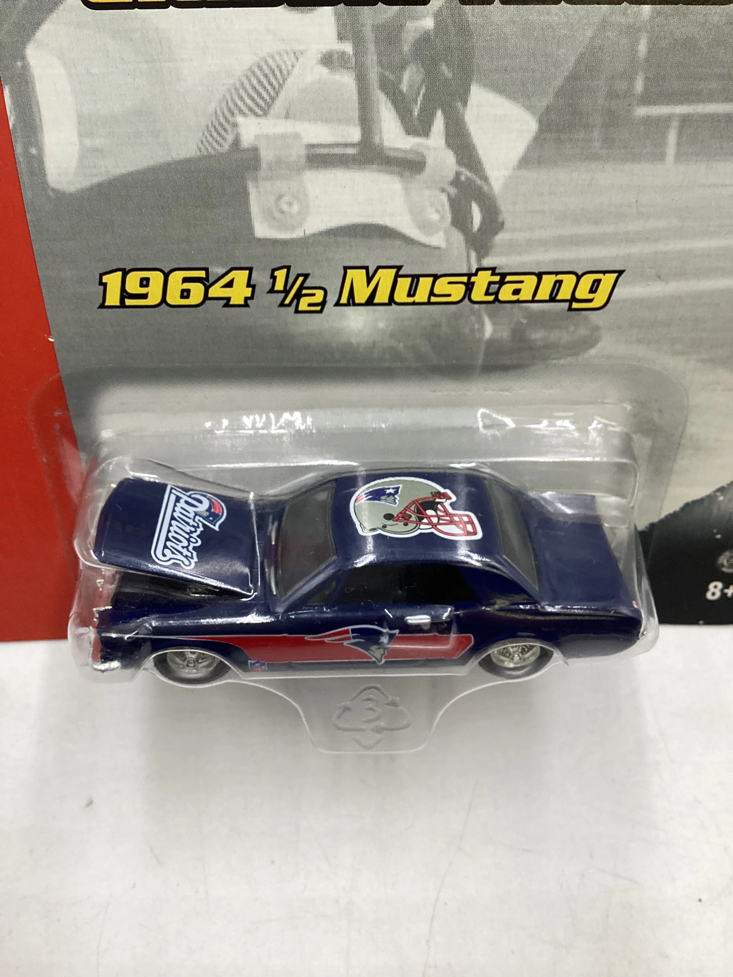 2005 Ertl Collectibles Classic Rides 64 1/2 Mustang NFL Patriots (SR) - Image 6