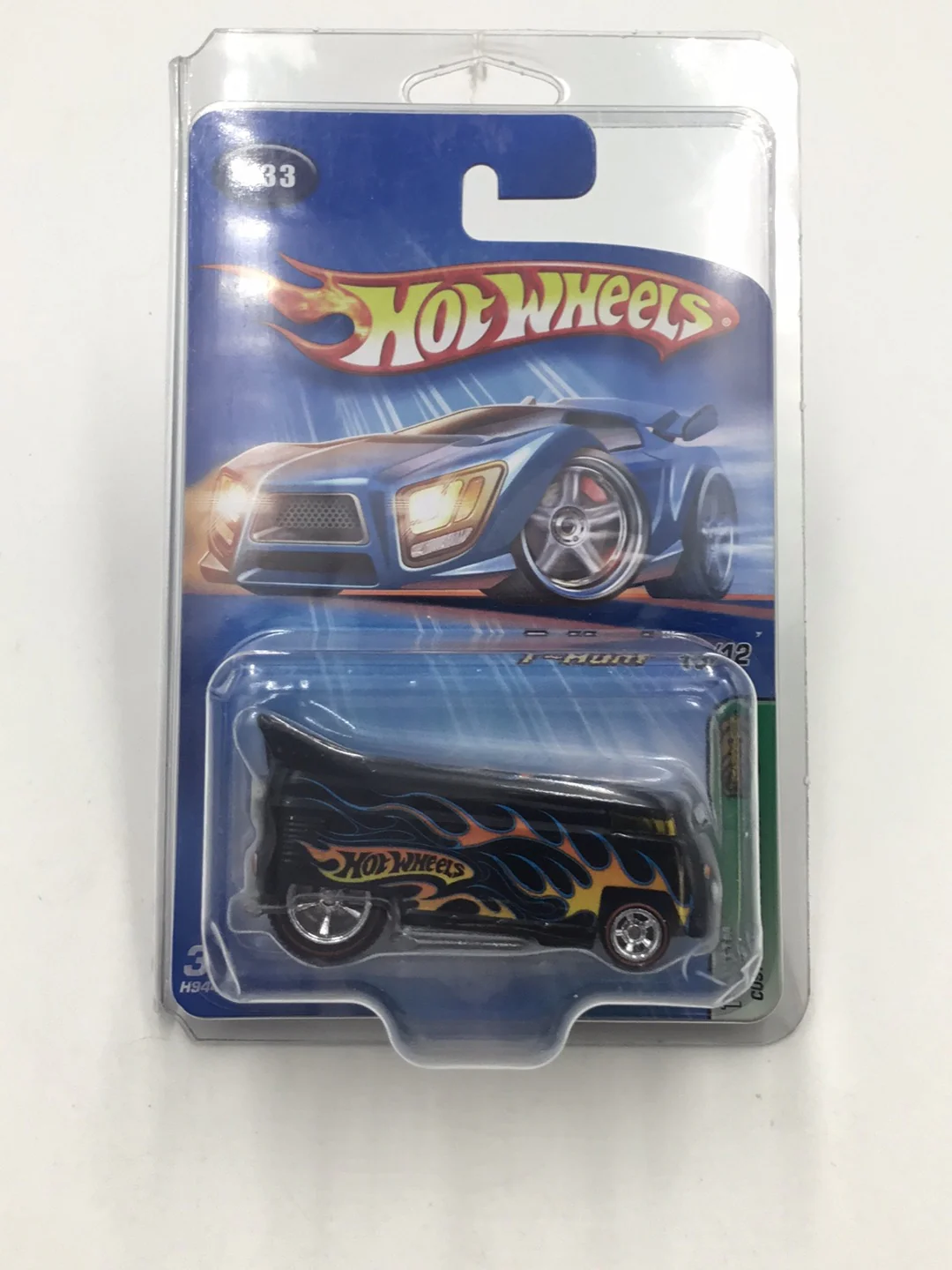 2005 Hot Wheels #133 Treasure Hunt VW Drag Bus #13 with protector - Image 6