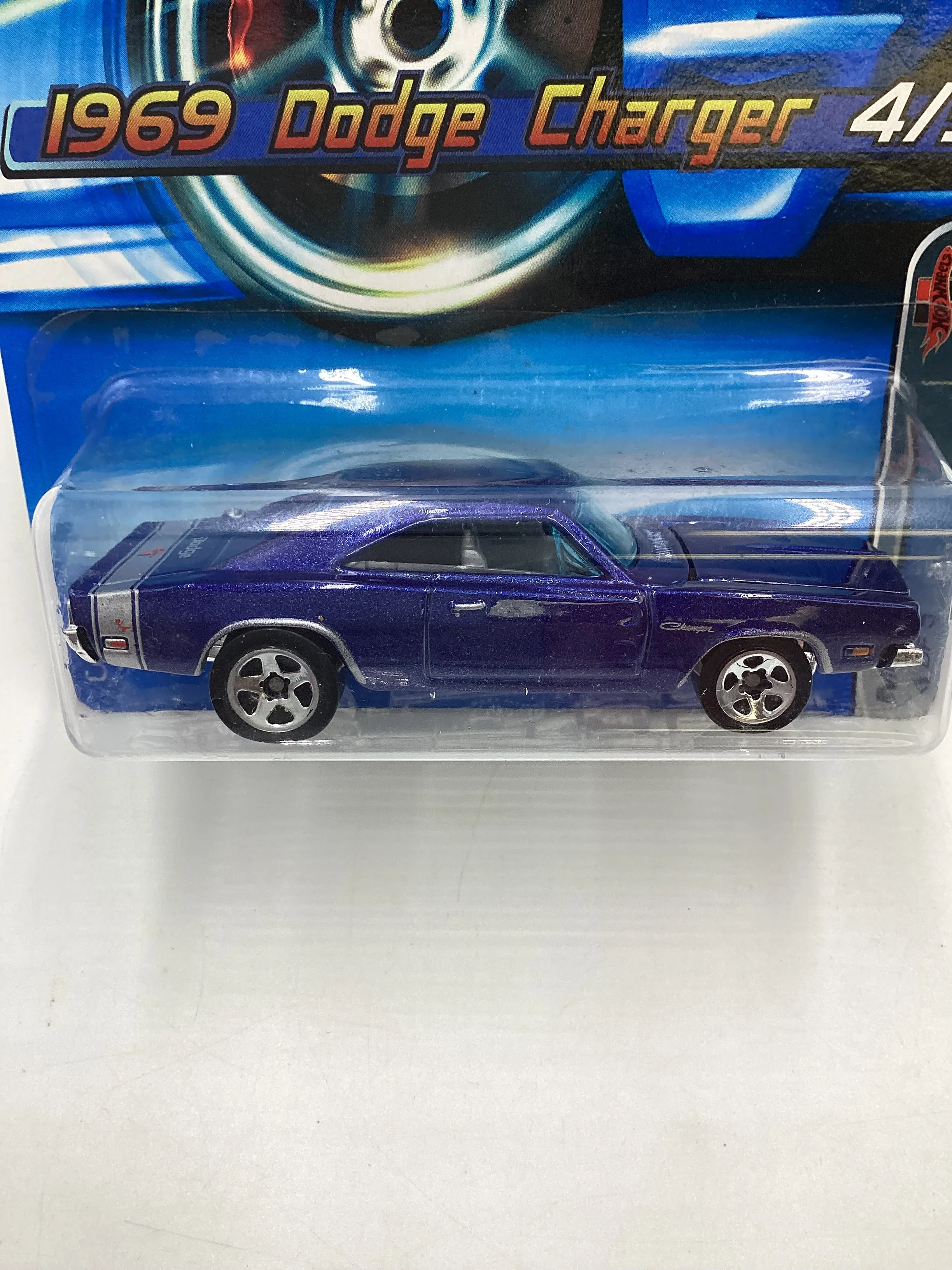 2005 Hot Wheels Muscle Mania #104 1969 Dodge Charger Blue 56E - Image 3