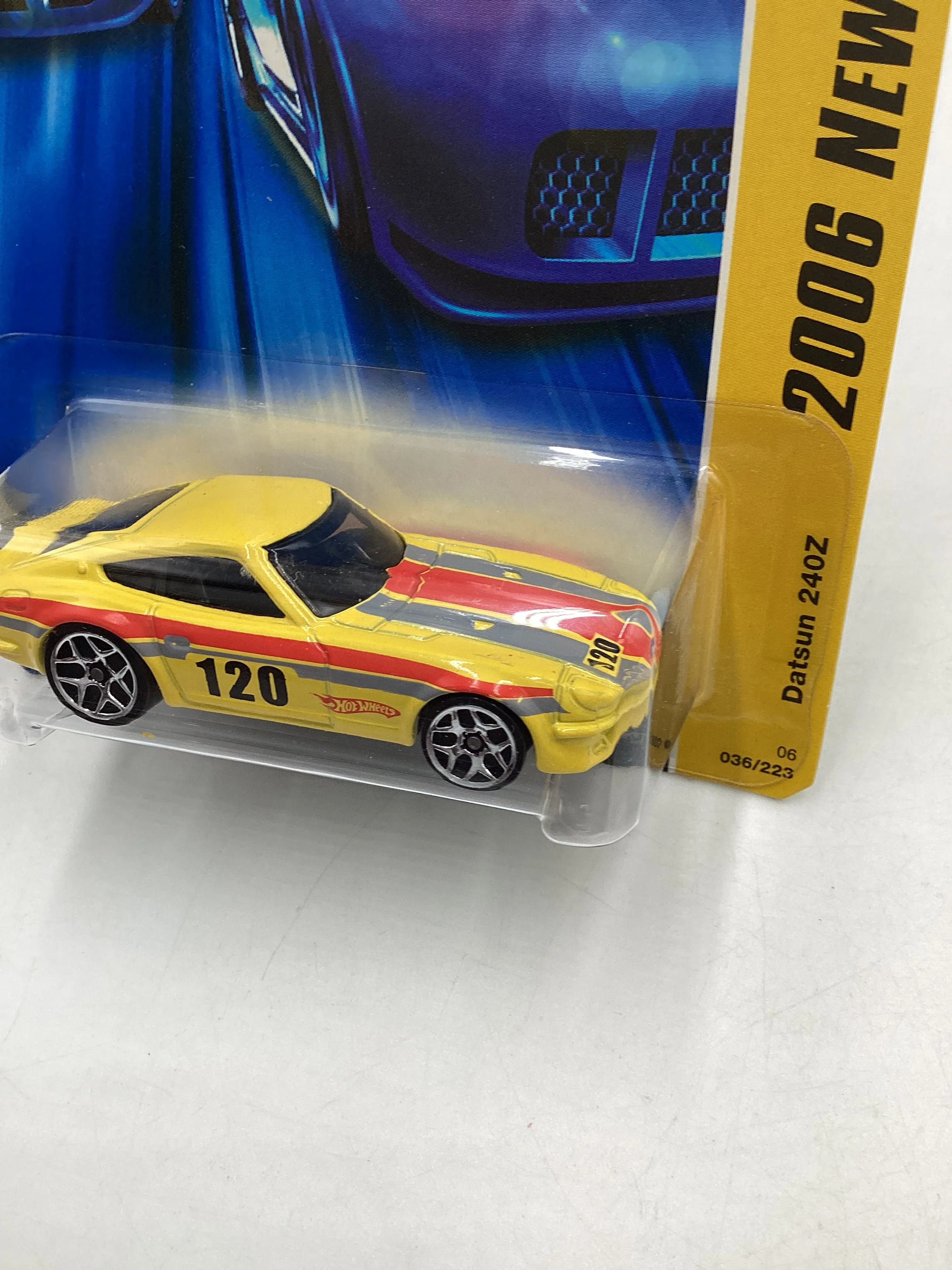 2006 Hot Wheels #036 Yellow Datsun 240Z 80D - Image 4