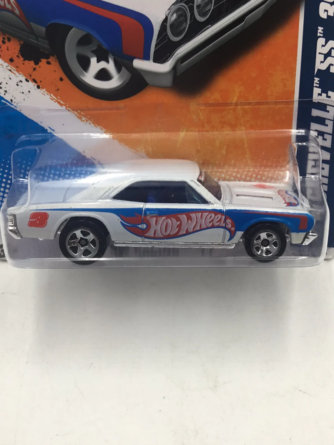 2011 Hot wheels #151 67 Chevelle SS 396 Walmart Exclusive 238A - Image 2