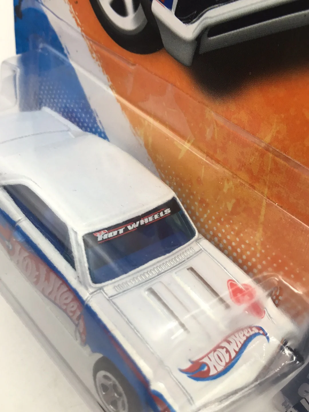 2011 Hot wheels #151 67 Chevelle SS 396 Walmart Exclusive 238A - Image 6