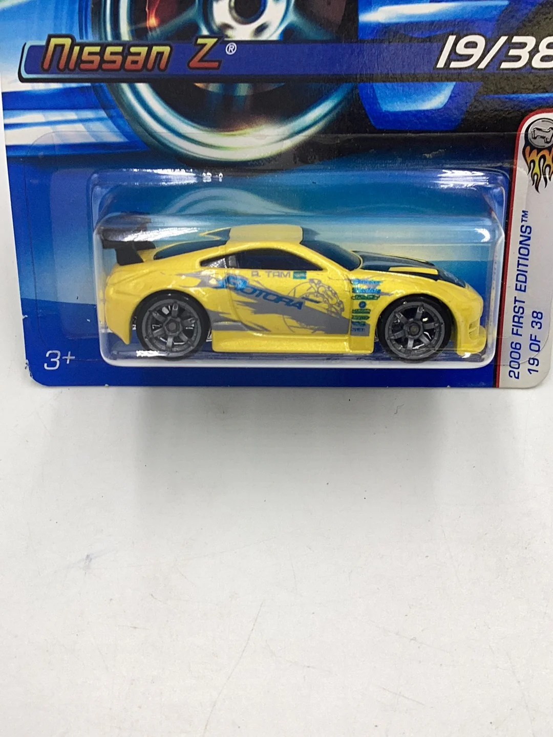 2006 Hot Wheels #19 Nissan Z Yellow First edition 80E - Image 2