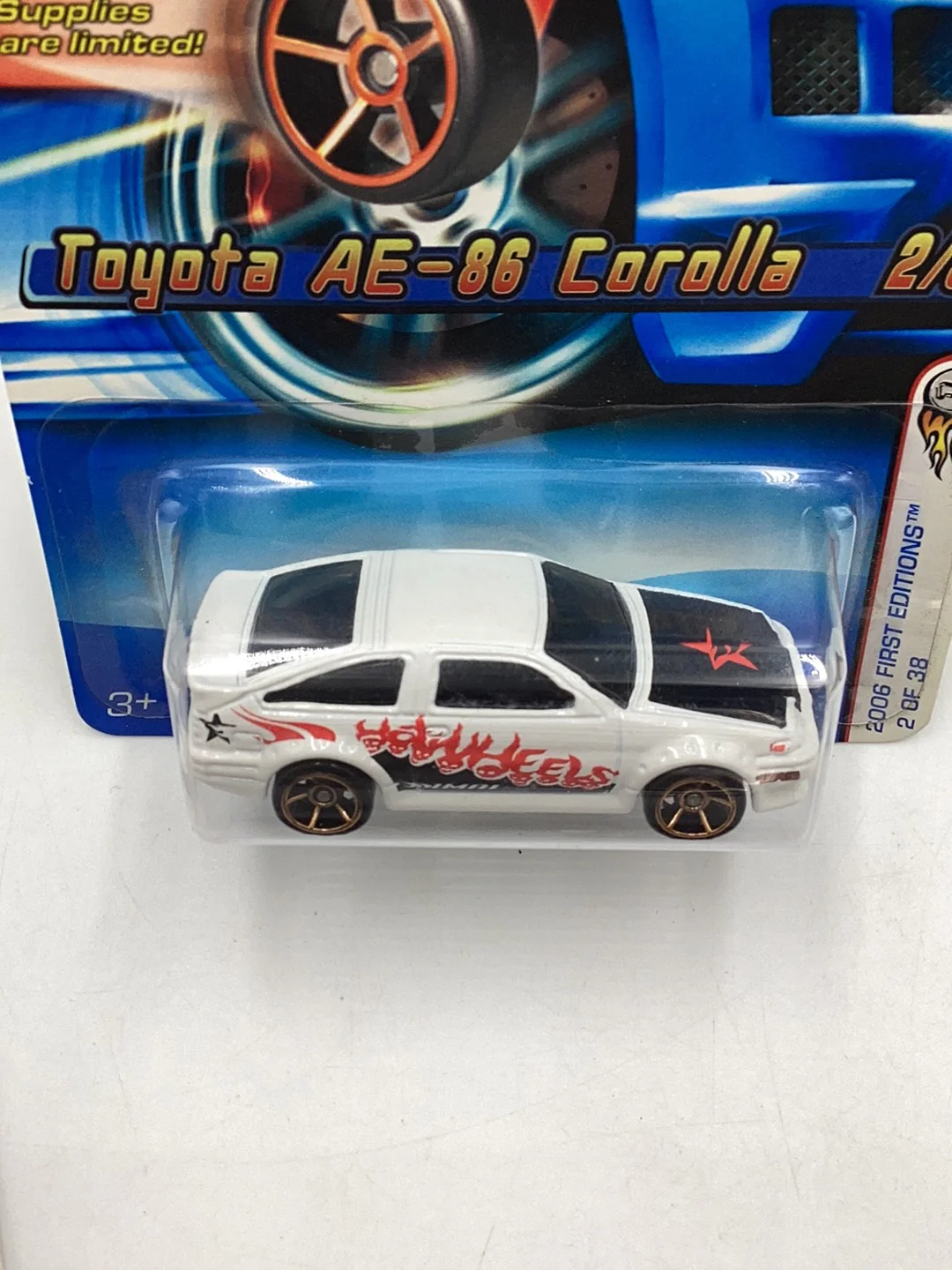 2006 hot wheels #2 Toyota AE 86 Corolla with protector - Image 5