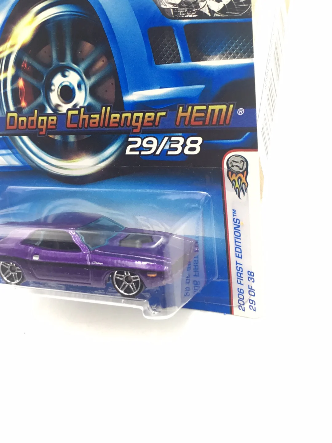 2006 Hot Wheels #29 70 Dodge Challenger HEMI - Image 4