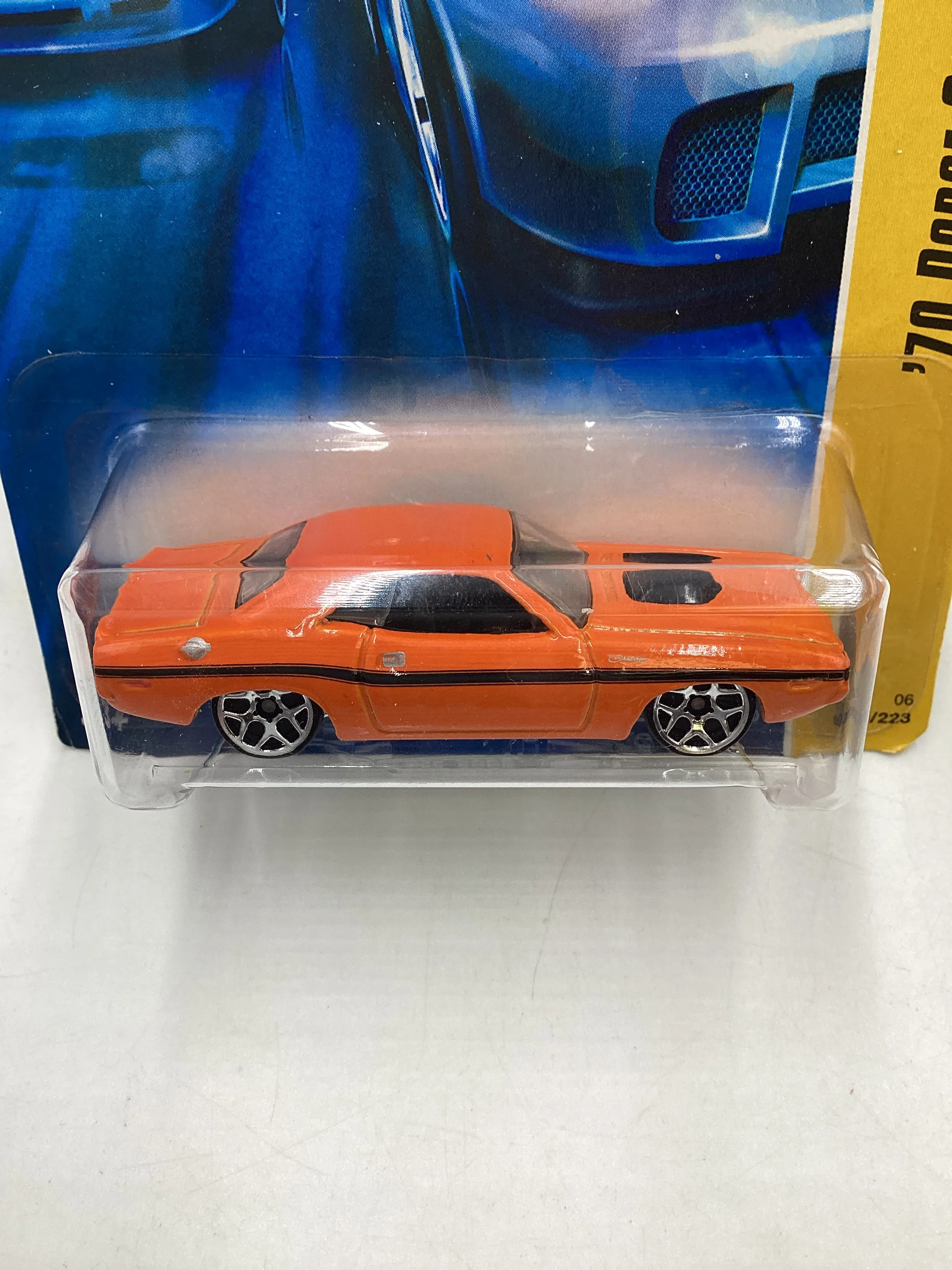 2007 Hot Wheels #029 Orange 70 Dodge Challenger Hemi 42D - Image 3