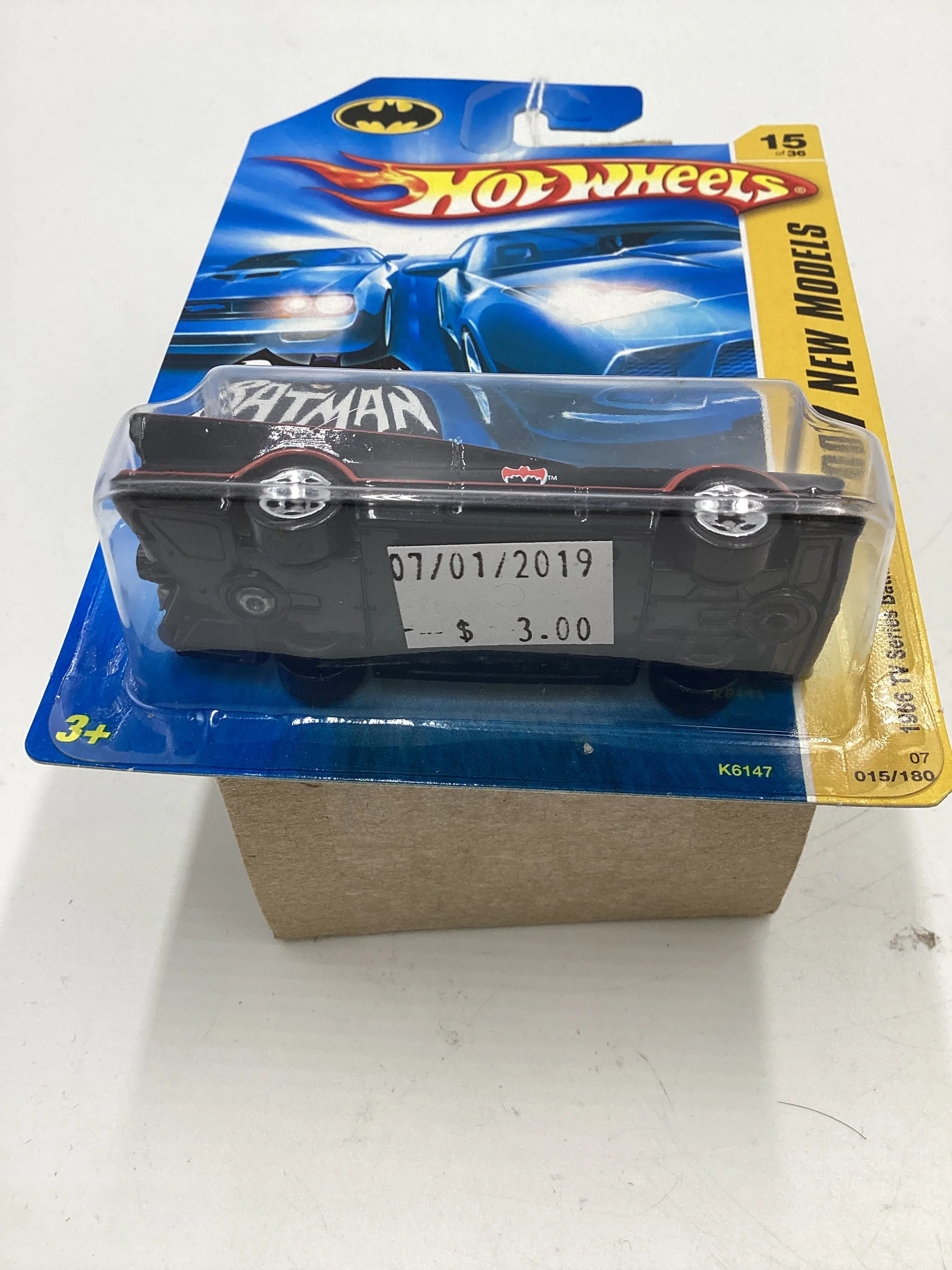 2007 Hot Wheels #15 1966 TV Series Batmobile Black 118E - Image 7