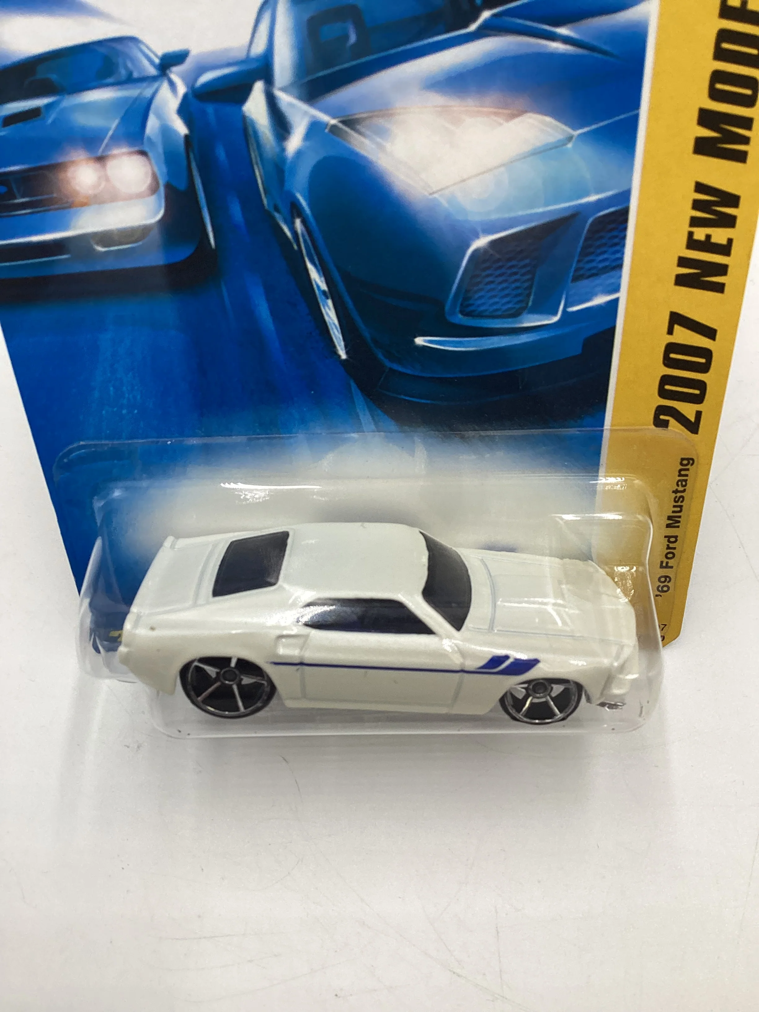 2007 Hot Wheels New Models #4 69 Ford Mustang White 26H - Image 6