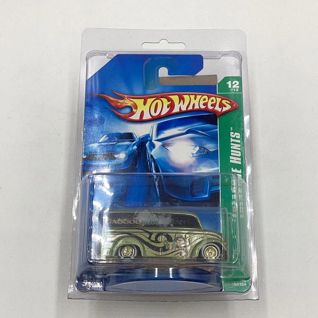 2006 Hot Wheels Treasure Hunt #50 Dairy Delivery with protector - Image 7