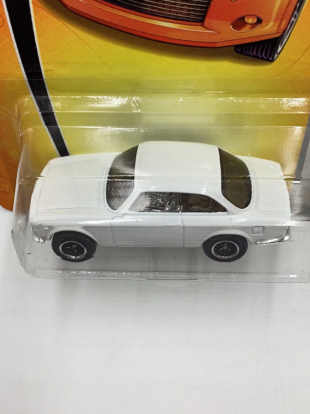 2007 Matchbox #32 Alfa Romeo Giulia Sprint GTA white 208C - Image 5