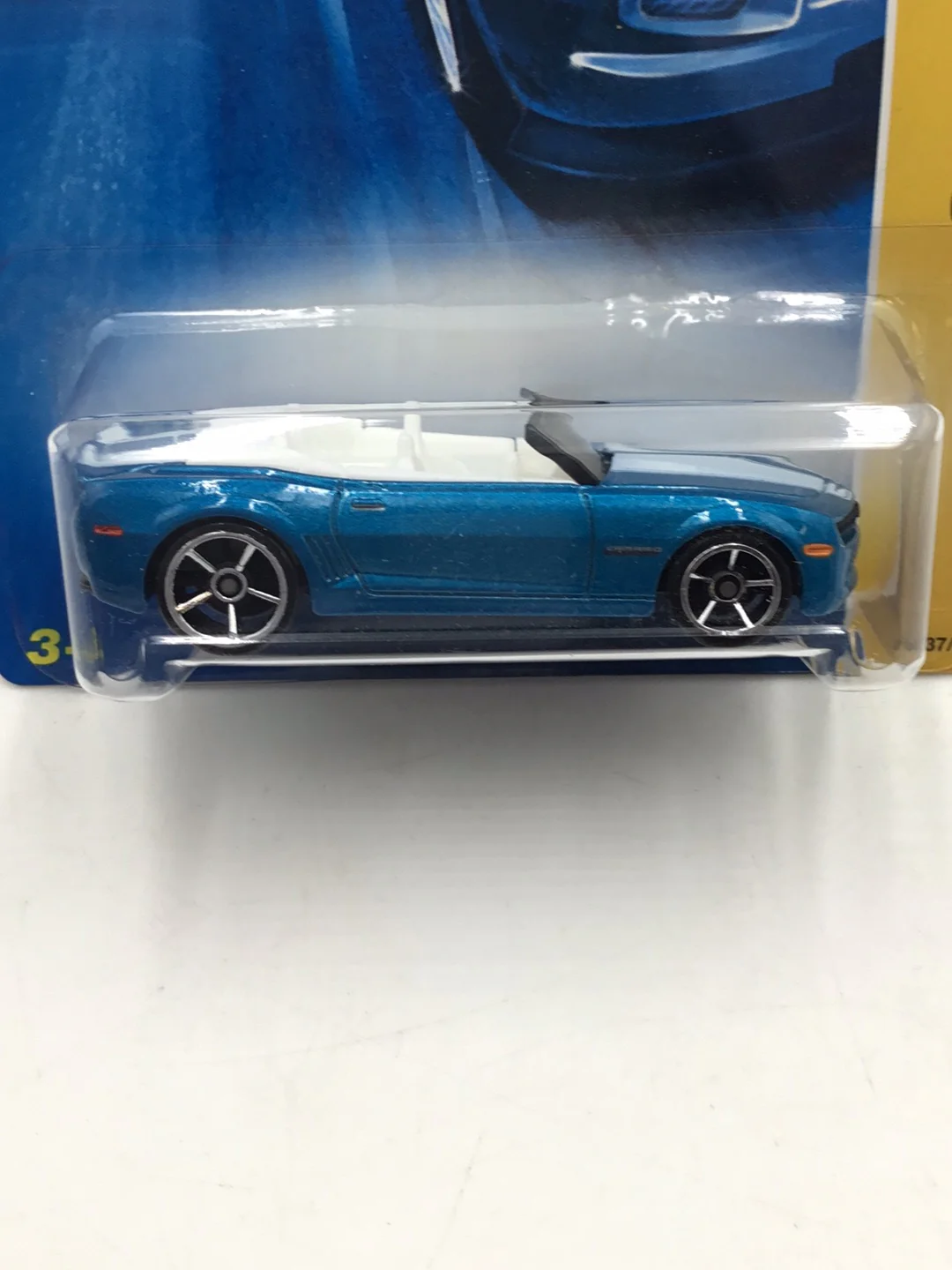 2008 Hot wheels #37 Camaro Convertible concept Z7 - Image 2