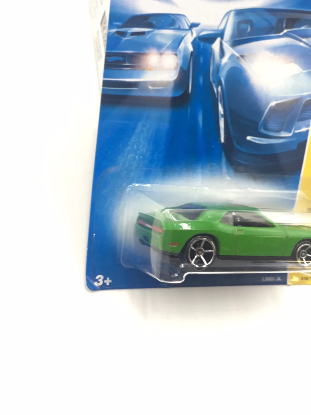 2008 Hot Wheels new models #16 Dodge Challenger srt8 Green R4 - Image 3