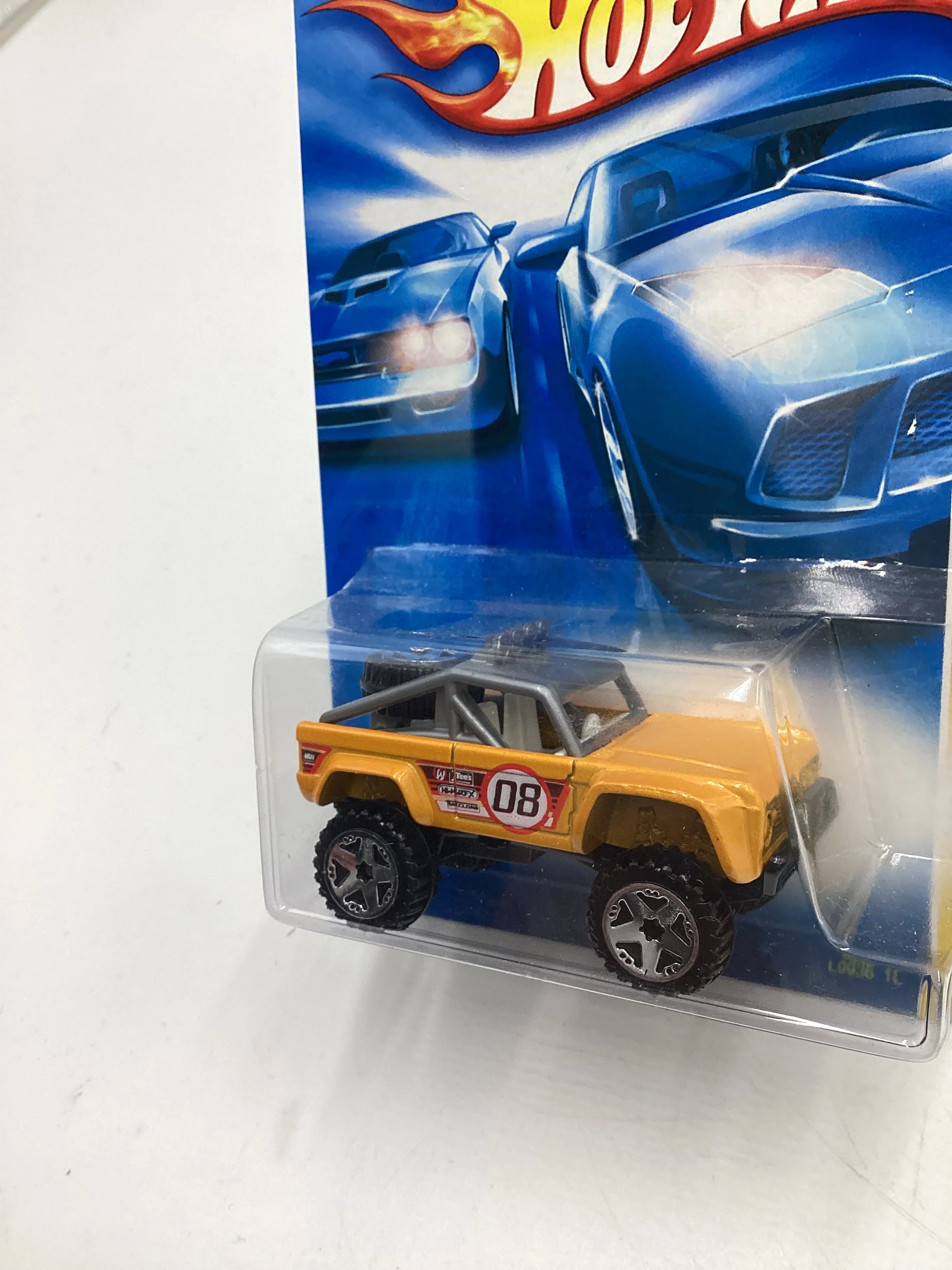 2008 Hot Wheels New Models #21 Custom Ford Bronco Yellow 28B - Image 4