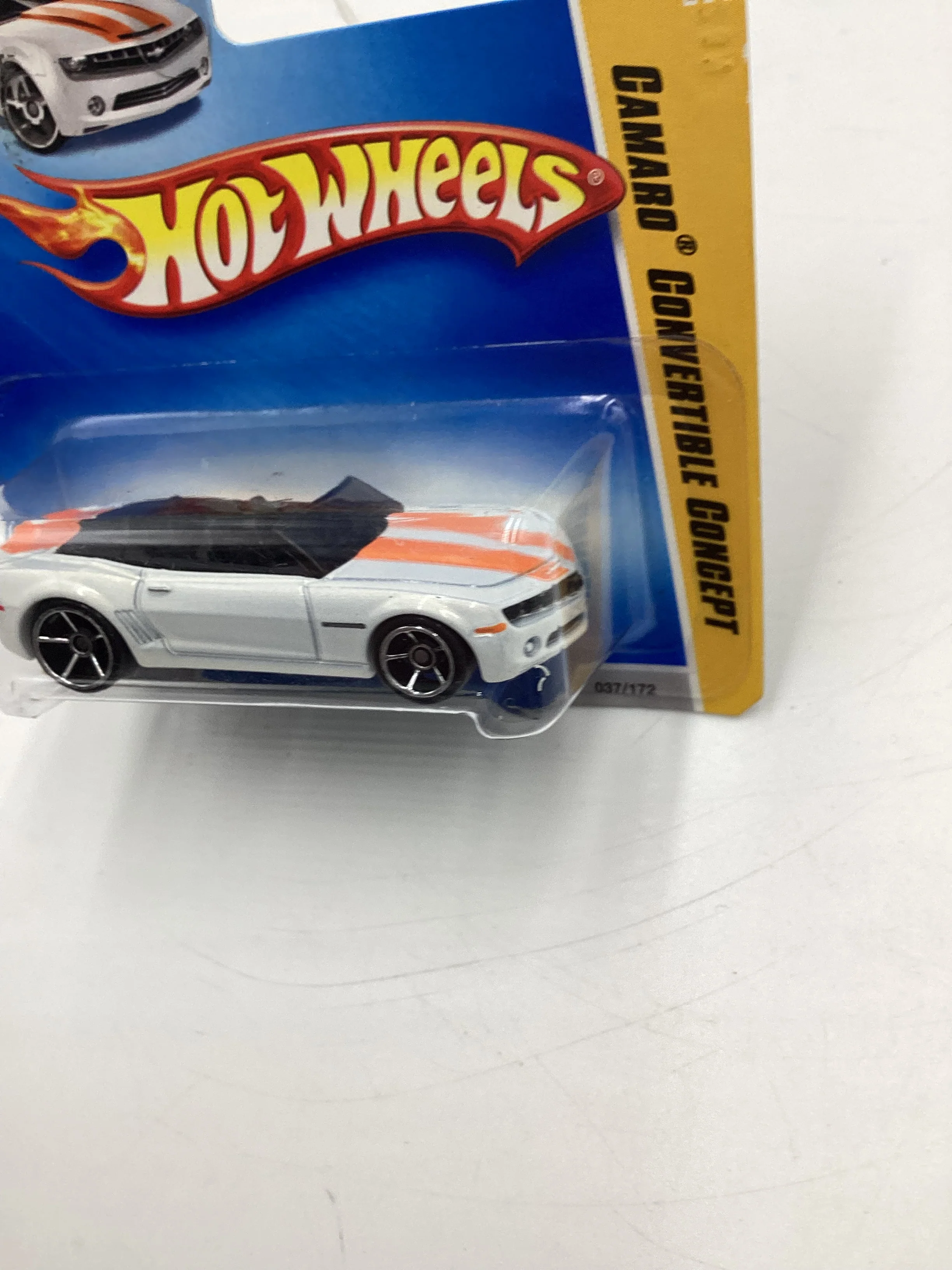 2008 Hot wheels New Models #37 Camaro Concept Convertible White Short Card 4A - Image 4