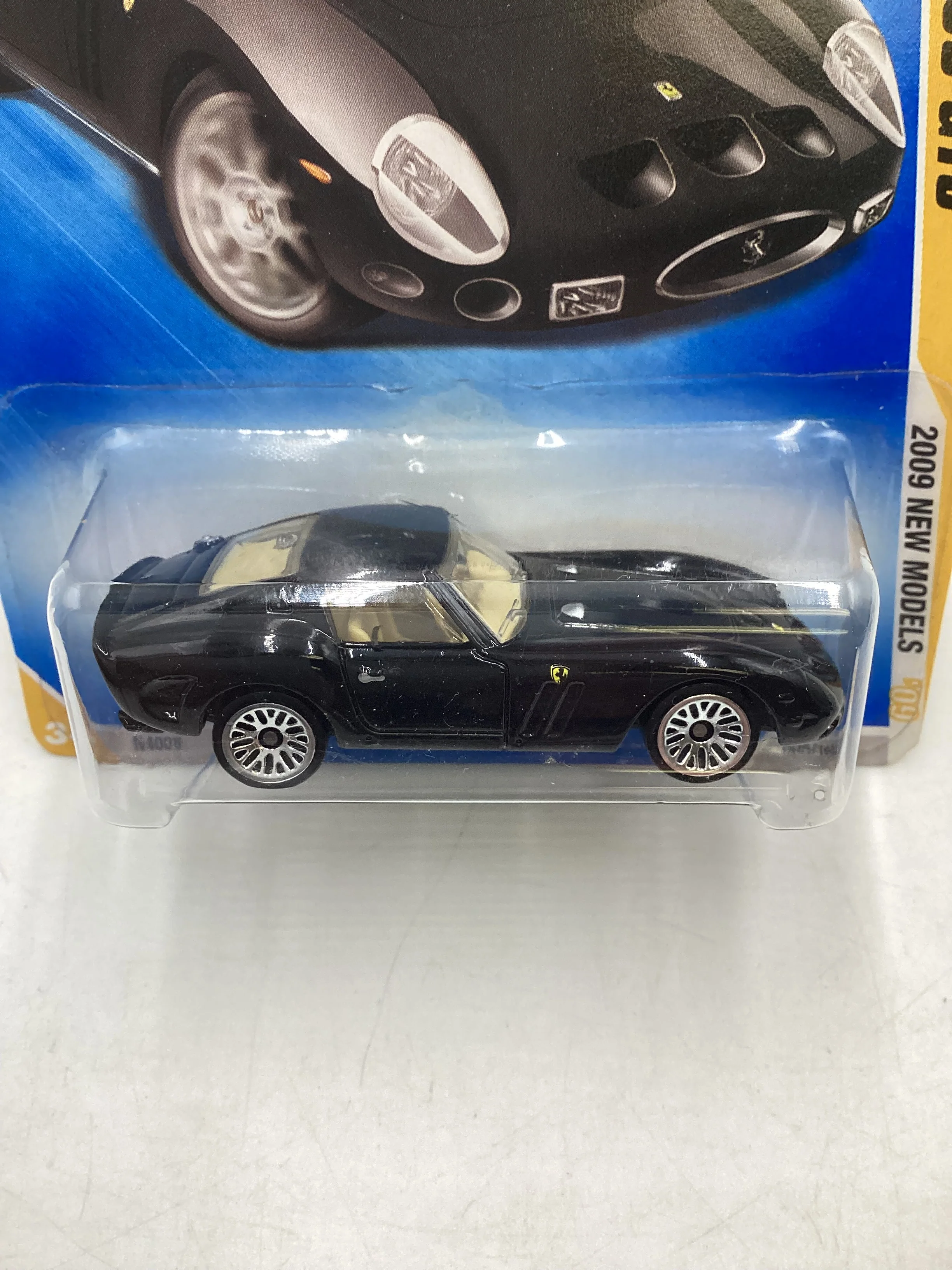 2009 Hot Wheels #005 Black Ferrari 250 GTO - Image 3