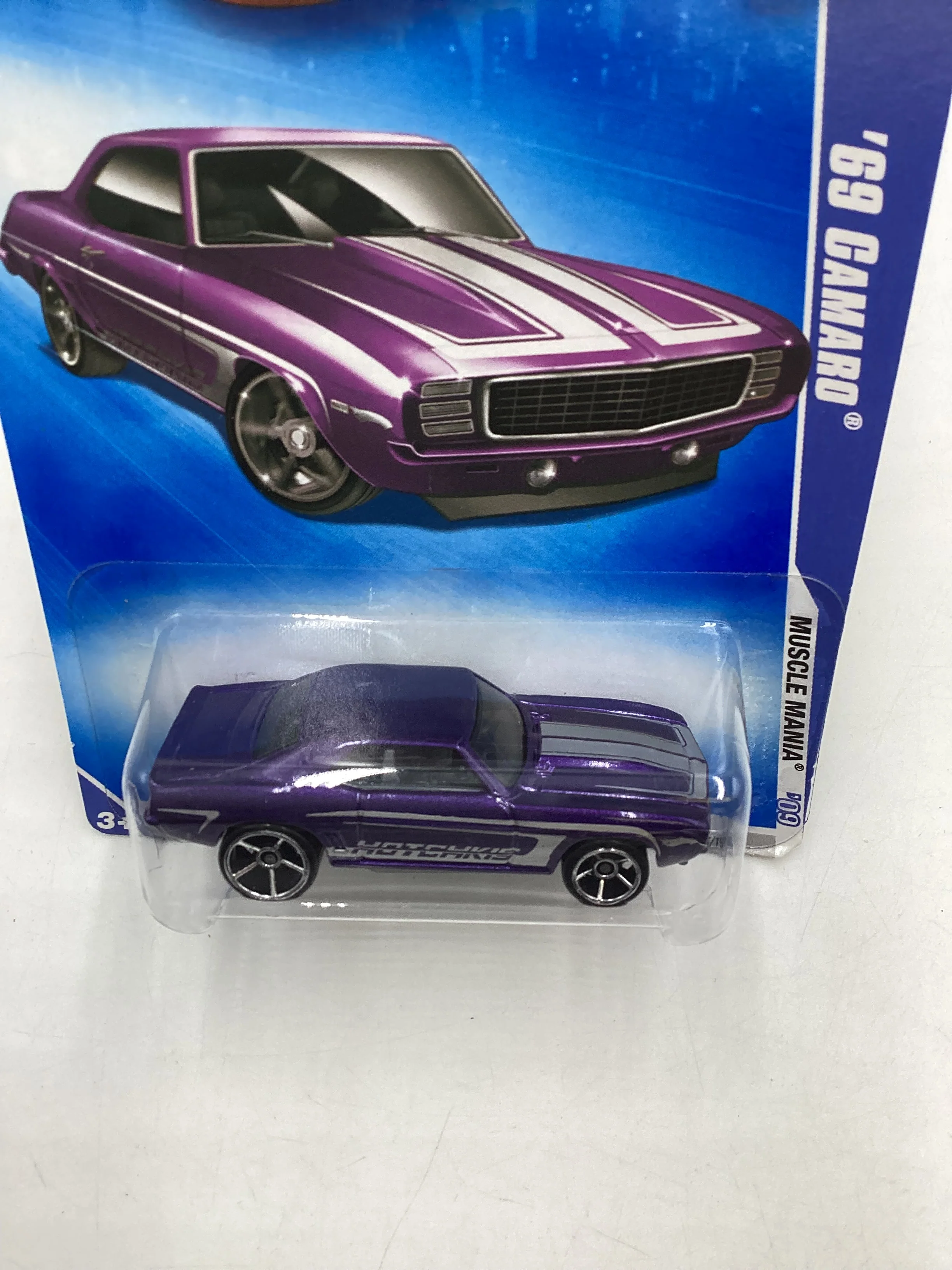 2009 Hot wheels #077 Purple 69 Camaro 14B - Image 6