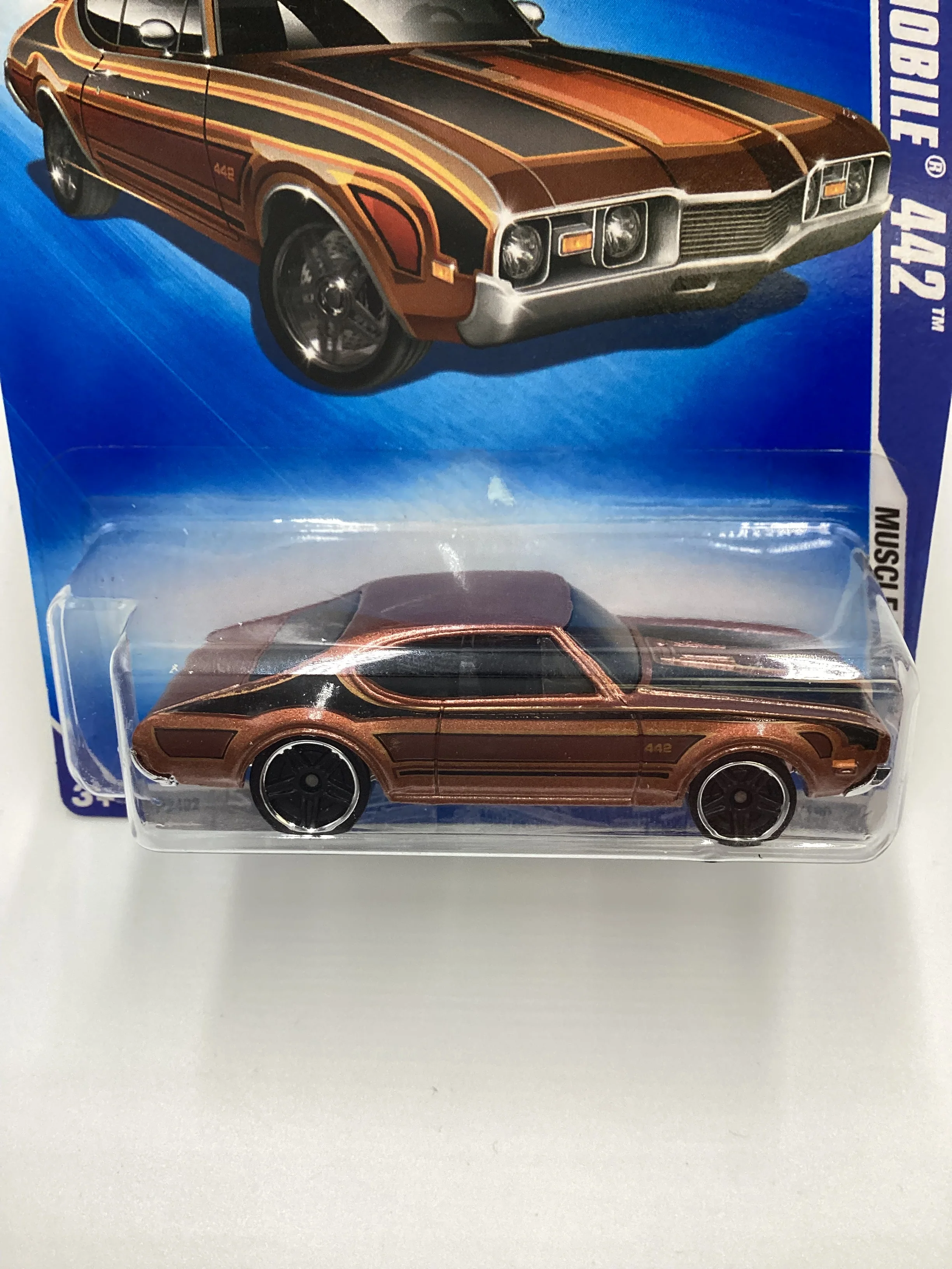 2009 Hot Wheels #082 Olds 442 Brown 54H - Image 3