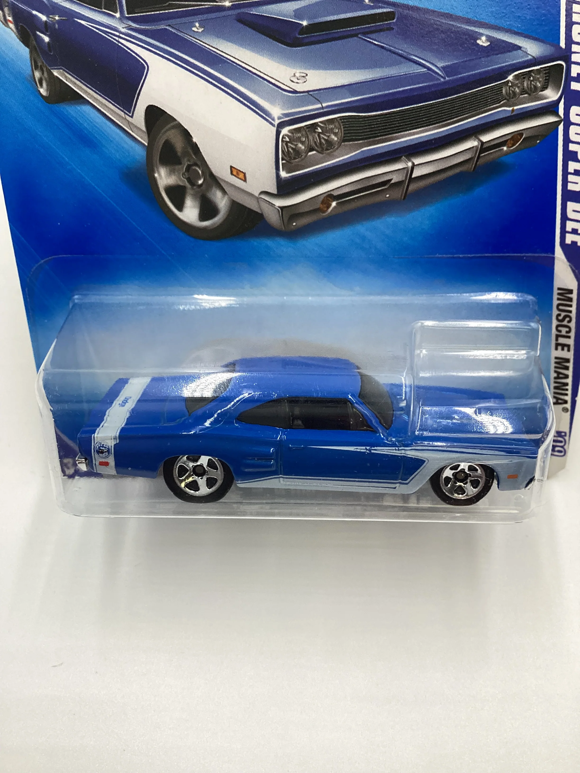 2009 Hot Wheels #083 69 Dodge Coronet Super Bee Blue 59C - Image 3