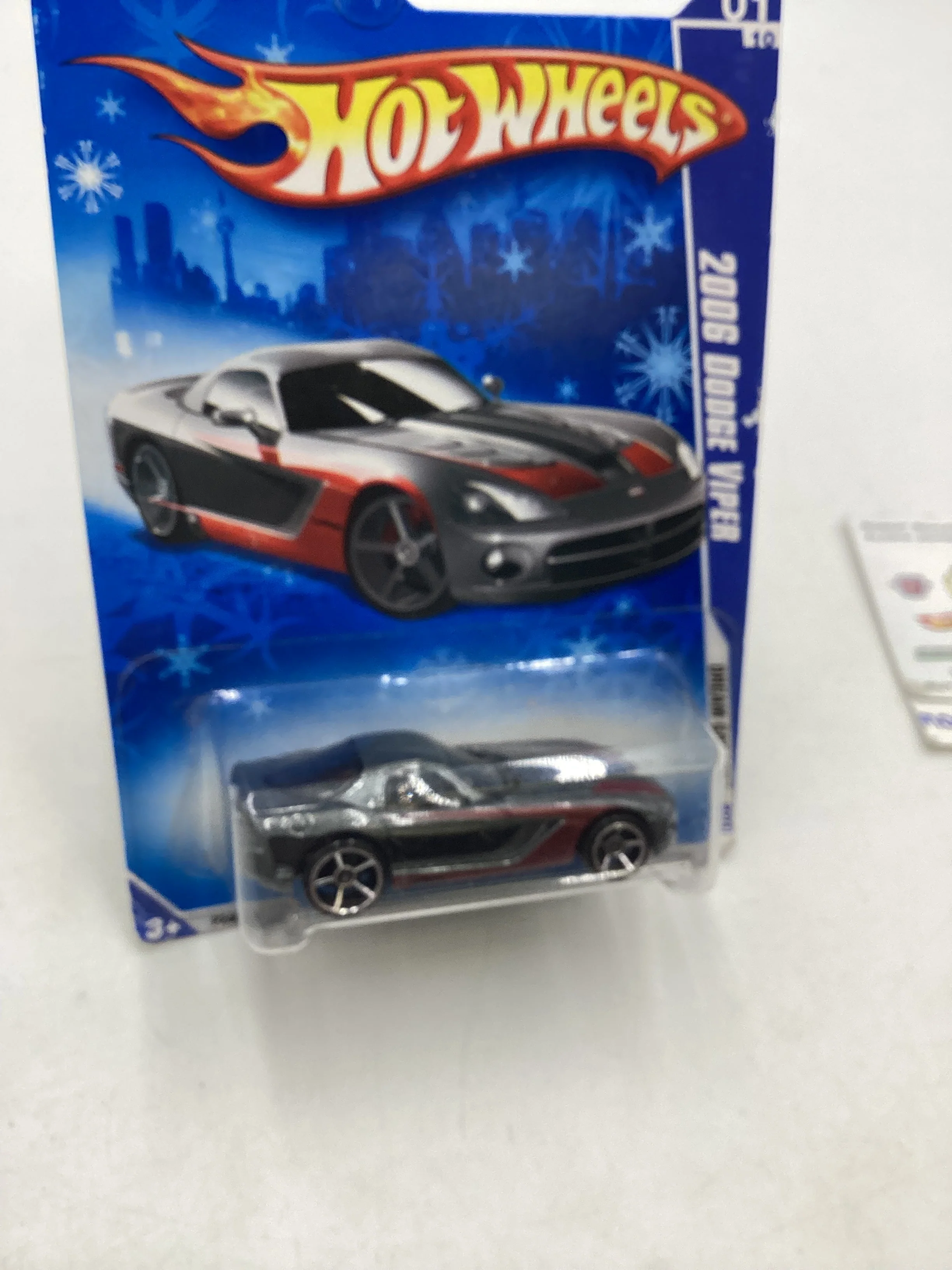 2009 Hot Wheels #147 2006 Dodge Viper Gray Target snowflake card 238D - Image 5
