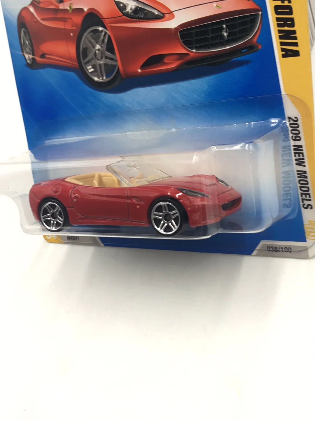 2009 Hot Wheels #38 Ferrari California - Image 4