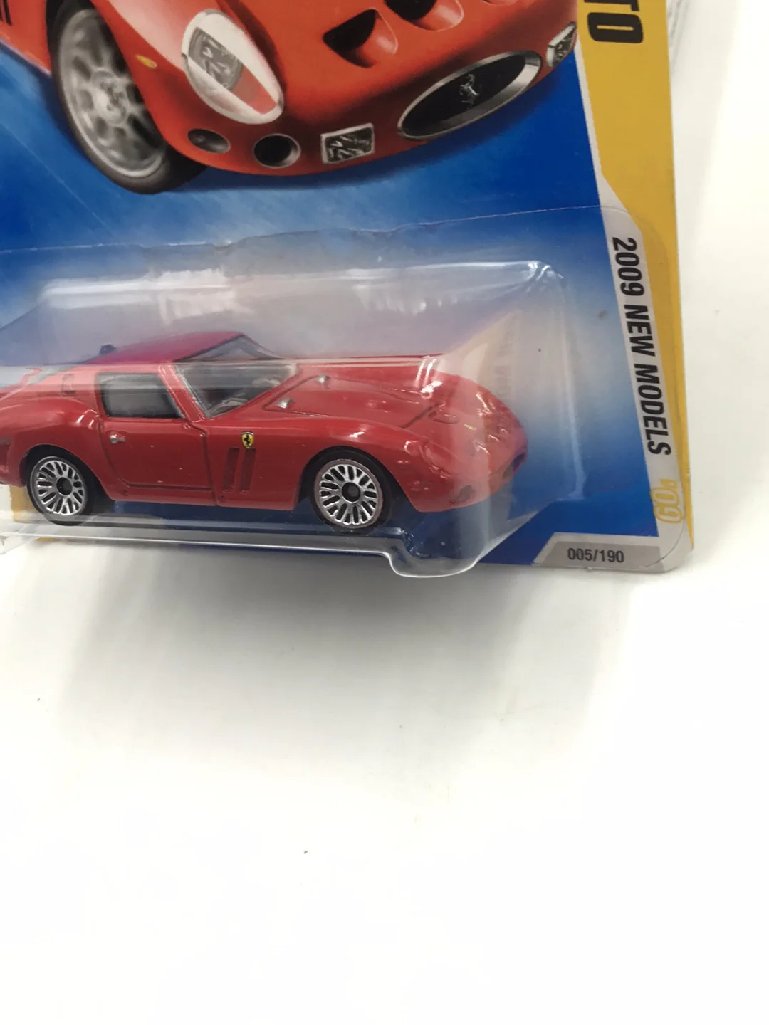 2009 Hot Wheels #5 Ferrari 250 GTO red with protector - Image 4