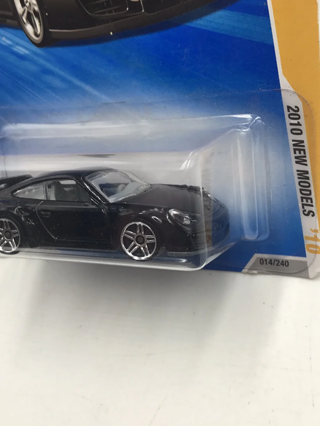2010 Hot Wheels #14 Porsche 911 GT2 LL1 - Image 4
