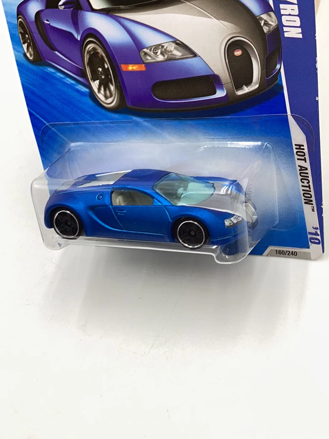 2010 Hot Wheels #160 Bugatti Veyron satin blue W/Protector - Image 5