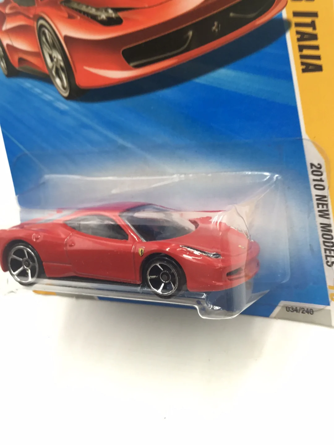 2010 Hot Wheels #34 Ferrari 458 Italia with protector - Image 4