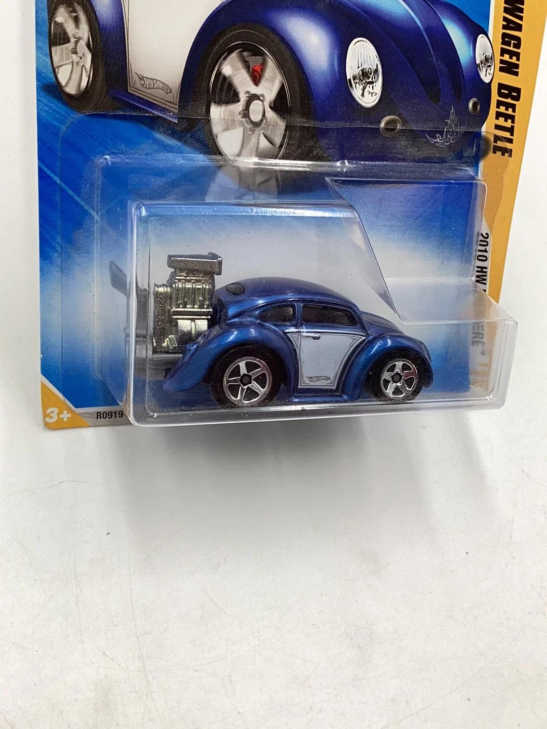 2010 Hot Wheels #4 Volkswagen beetle blue 91G - Image 4