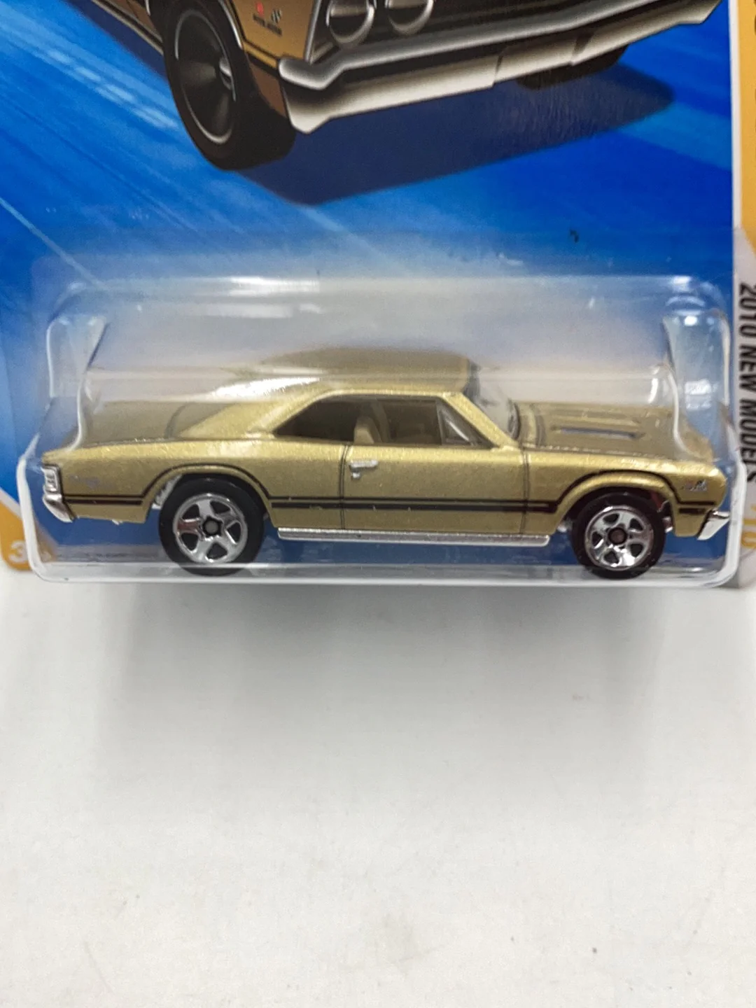 2010 Hot Wheels new models #44 67 Chevelle SS 396 gold 18C - Image 3