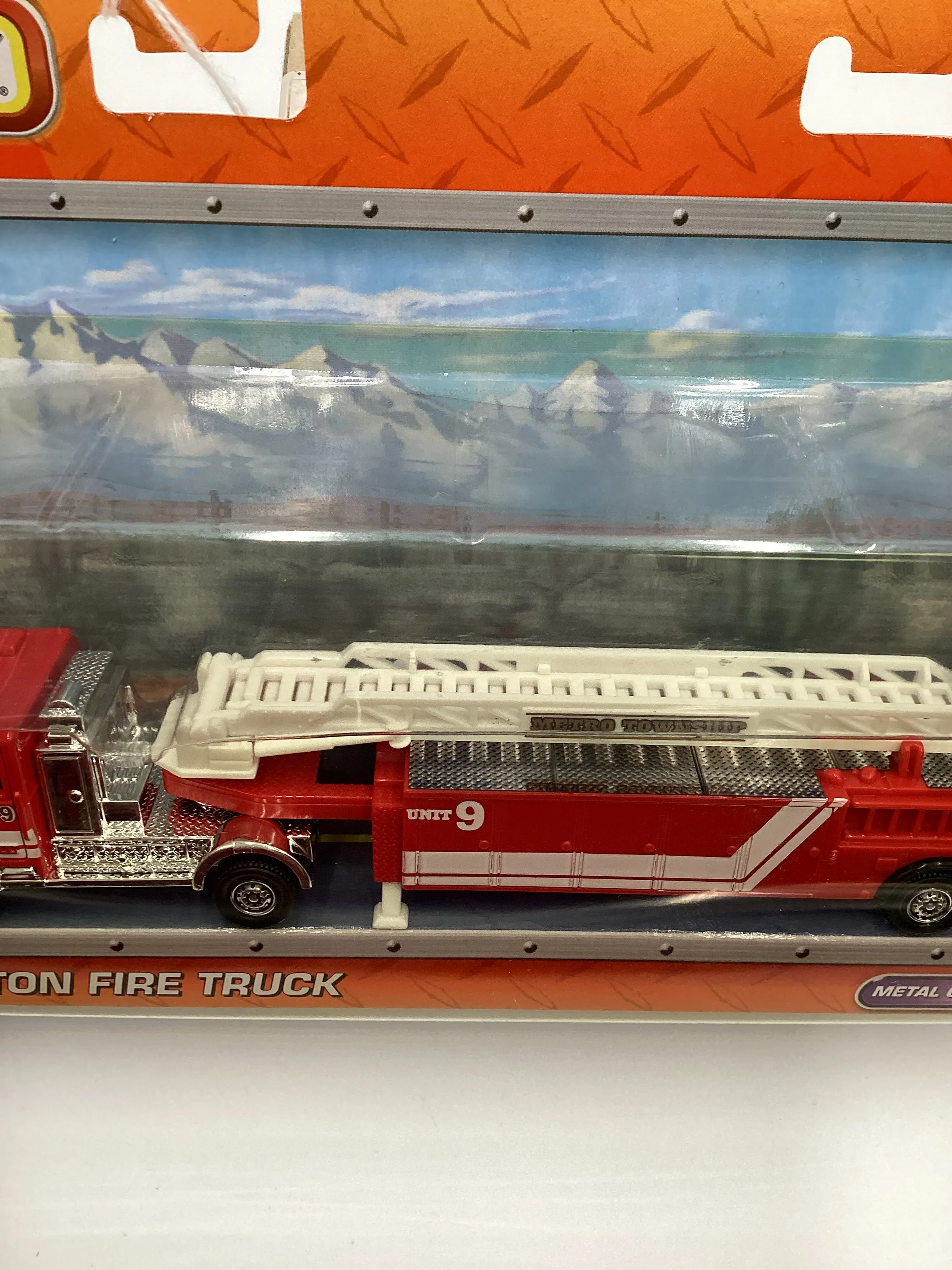 2010 Matchbox Mega Ton Fire Truck Detachable Cab Red - Image 9