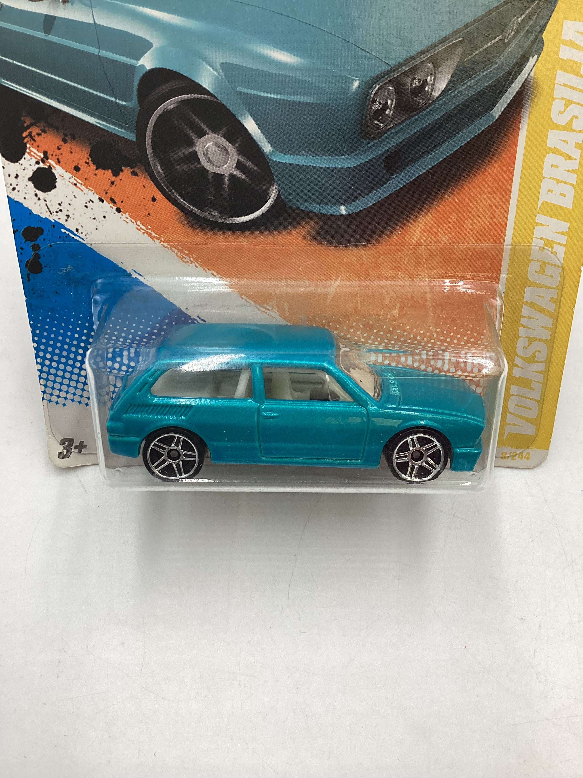 2011 Hot Wheels #008 Blue Volkswagen Brasilia 96A - Image 3