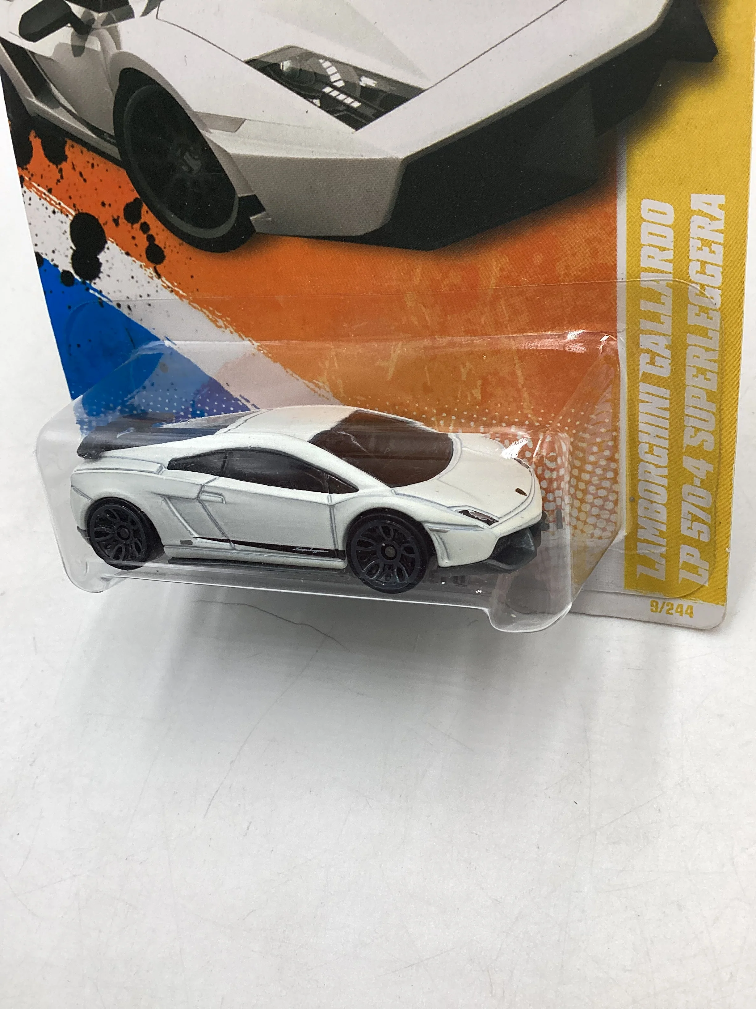 2011 Hot Wheels #009 Lamborghini Gallardo LP 570-4 Superleggera - Image 4