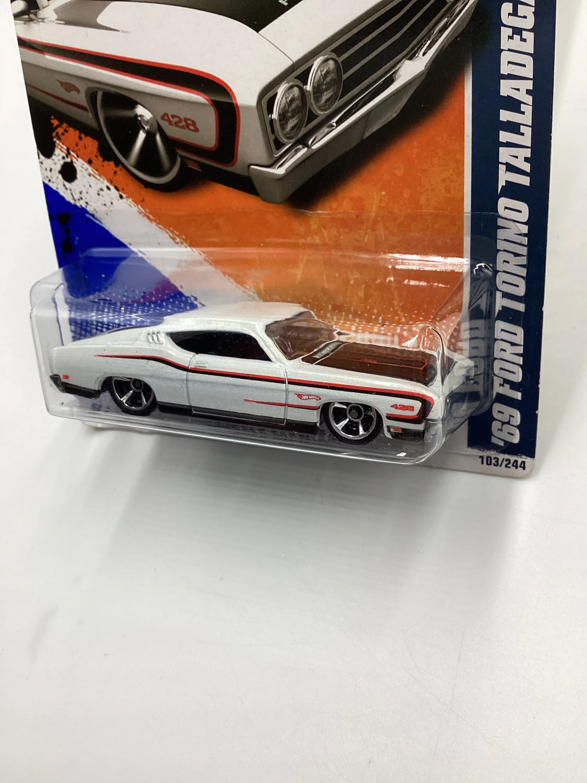 2011 Hot Wheels #103 69 Ford Torino Talledega White - Image 4