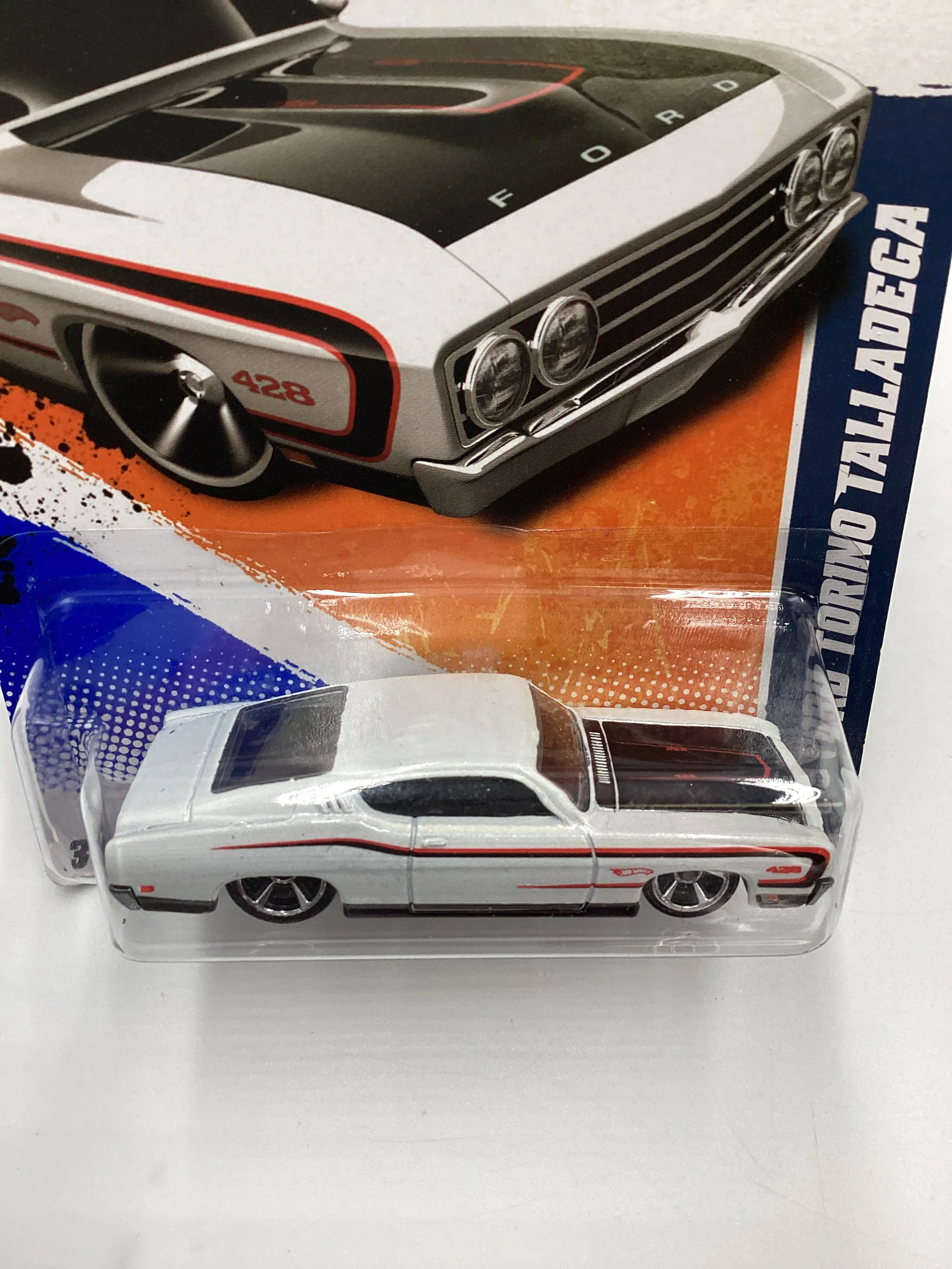 2011 Hot Wheels #103 69 Ford Torino Talledega White - Image 6