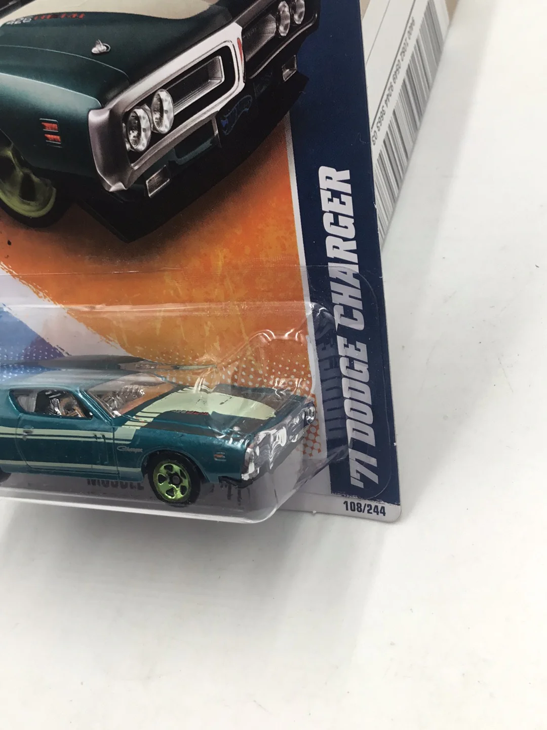 2011 Hot Wheels #108 71 Dodge Charger GG4 - Image 4