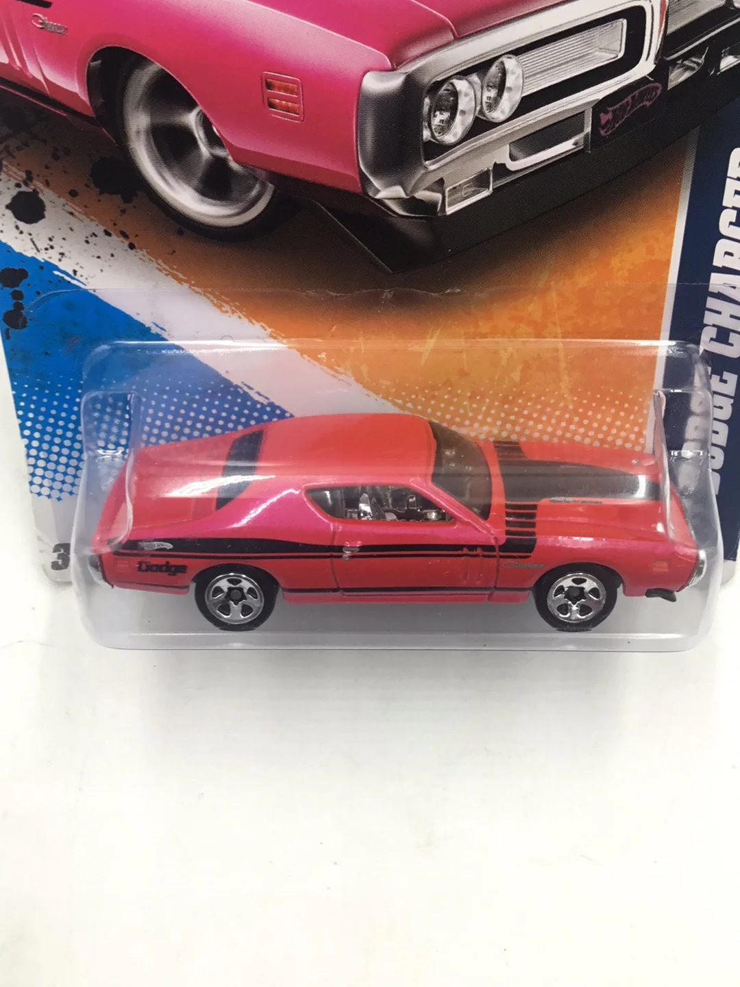 2011 Hot Wheels #108 71 Dodge Charger Pink R5 - Image 5