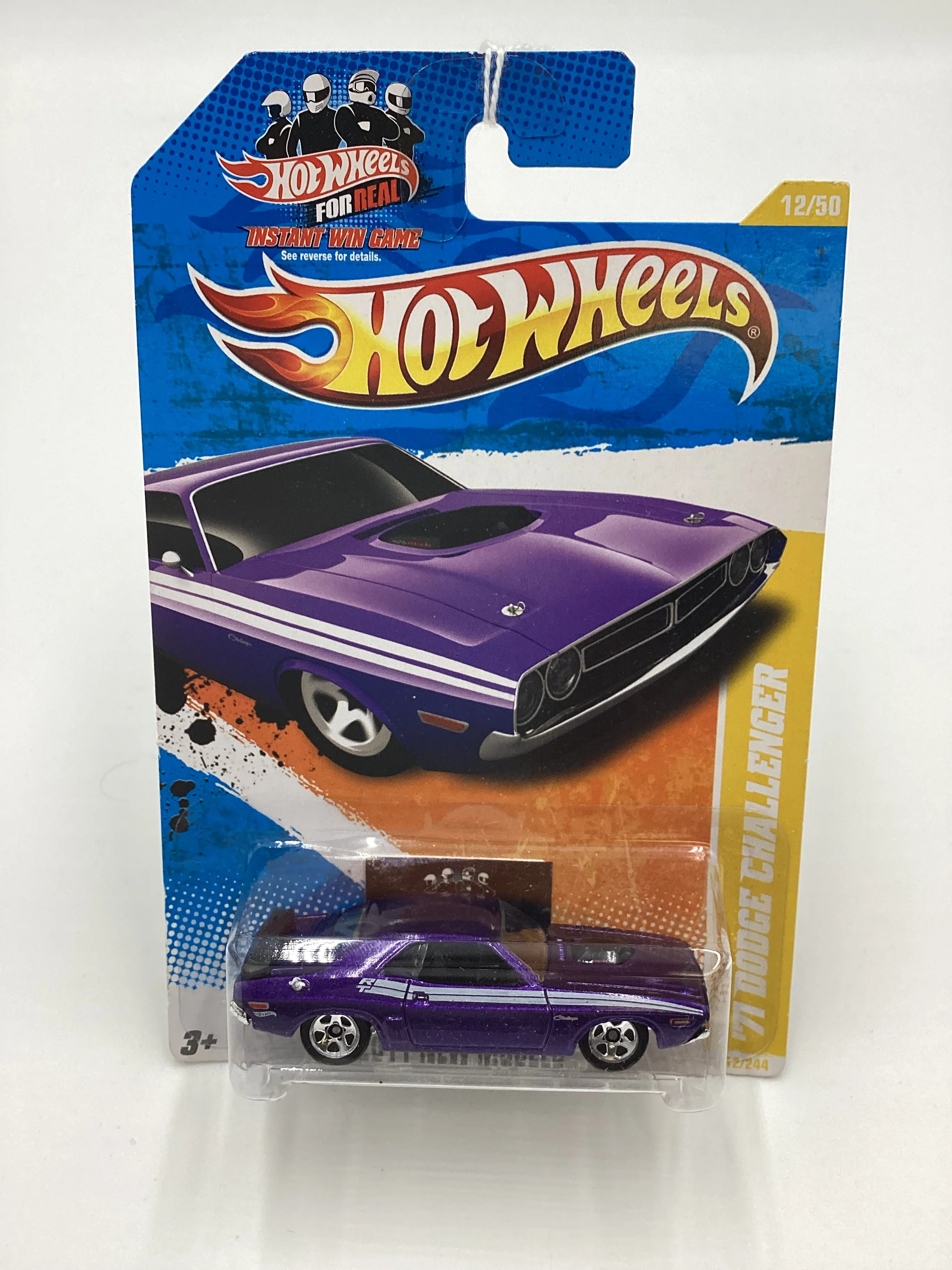 2011 Hot Wheels #12 71 Dodge Challenger Purple 56E - Image 2