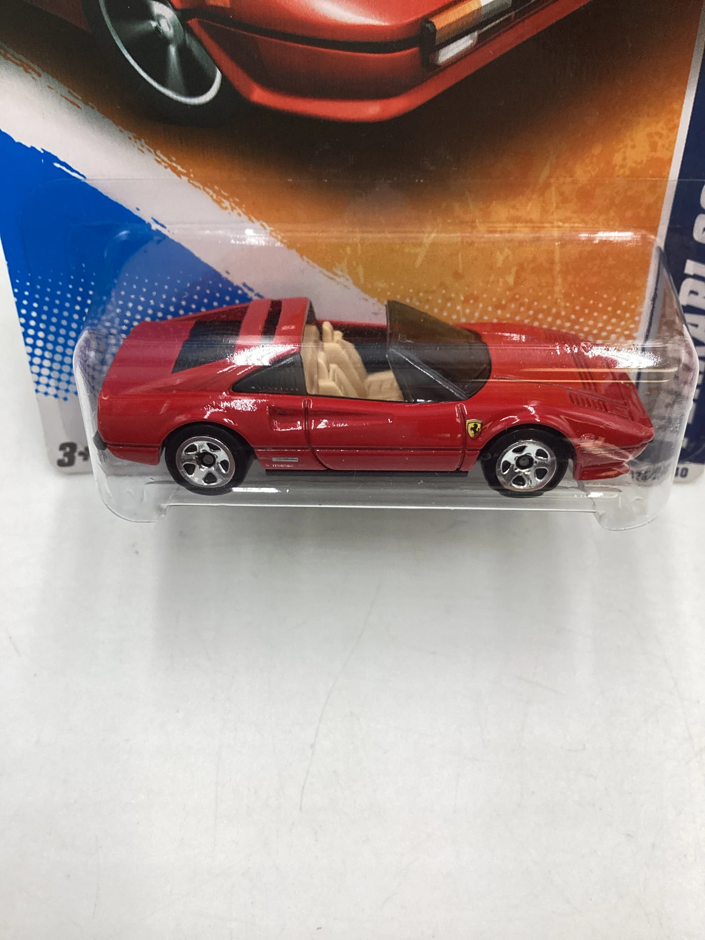 2011 Hot Wheels #128 Red Ferrari 308 GTS with protector - Image 3