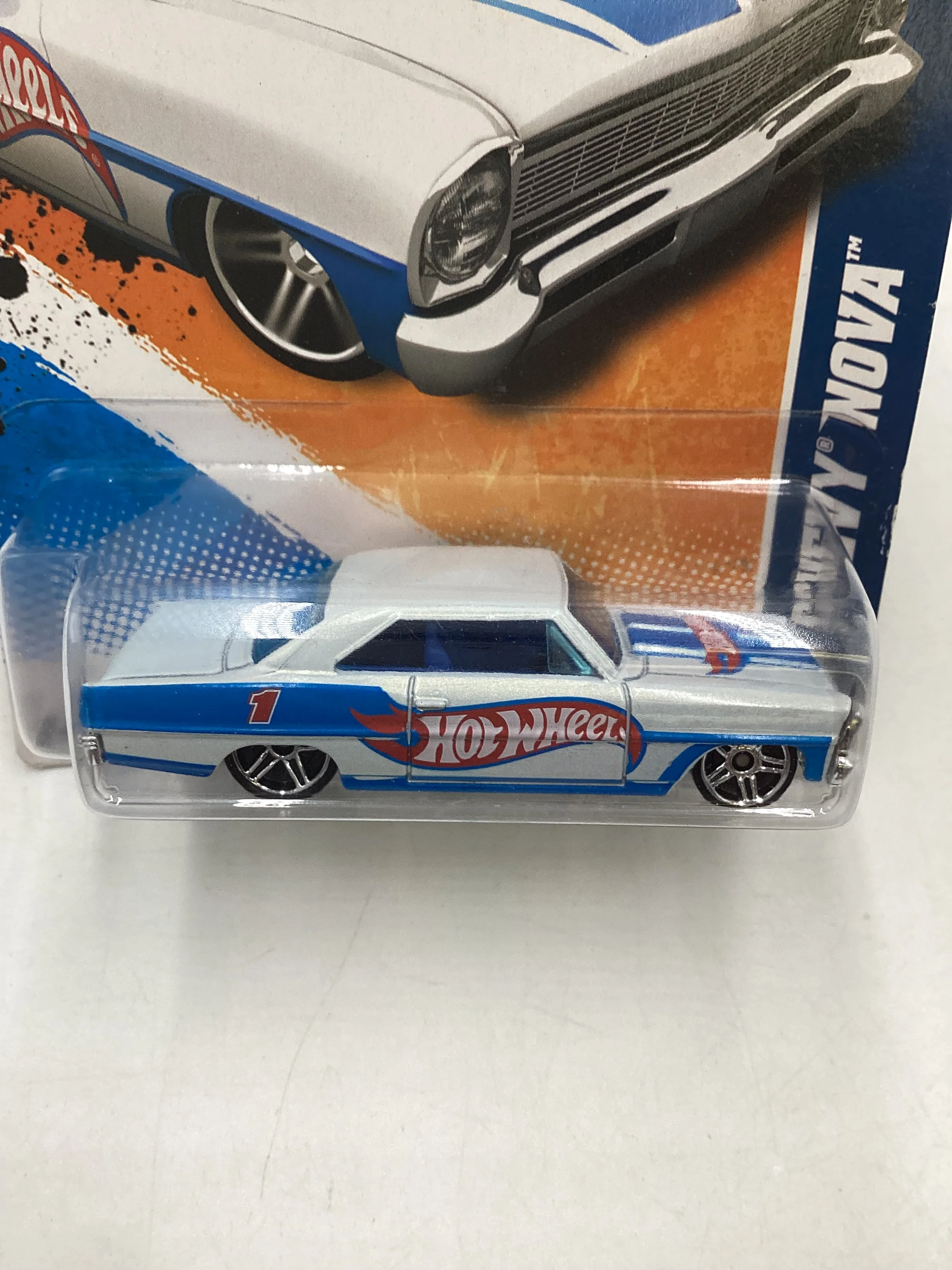 2011 Hot Wheels #154 66 Chevy Nova White - Image 3