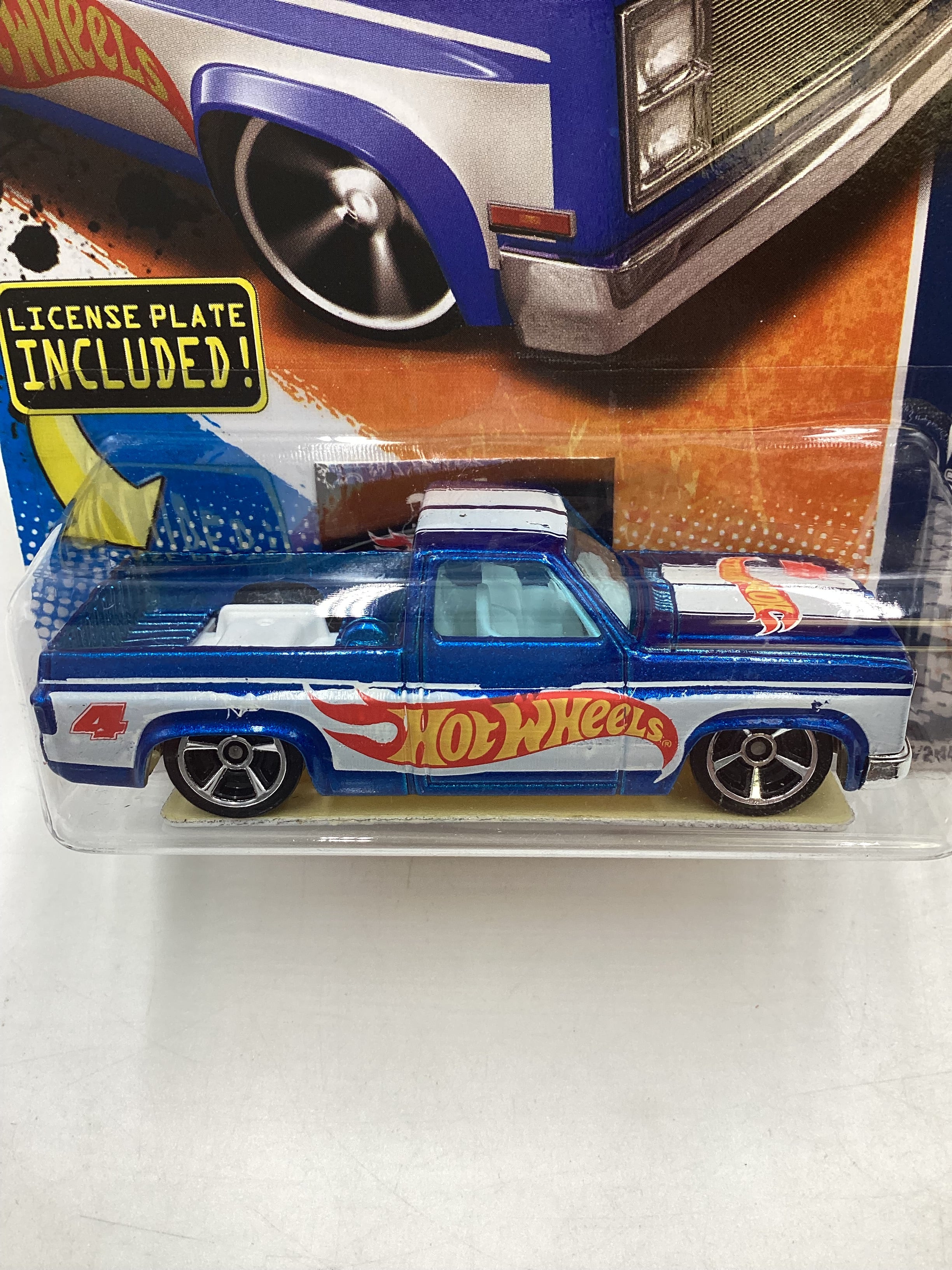 2011 Hot Wheels #156 VHTF License Plate 83 Chevy Silverado with protector - Image 3