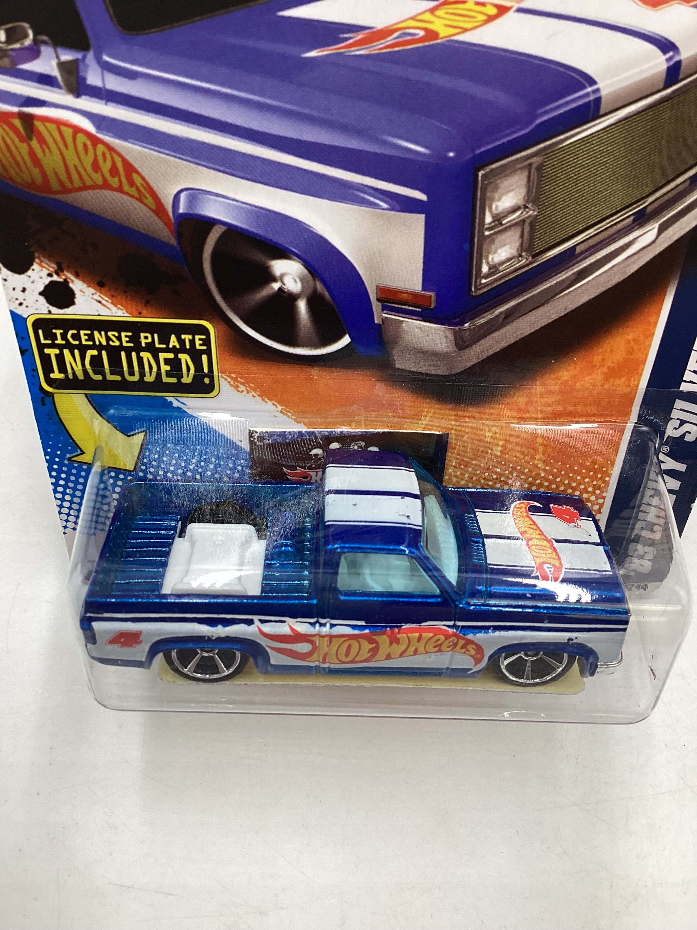 2011 Hot Wheels #156 VHTF License Plate 83 Chevy Silverado with protector - Image 6