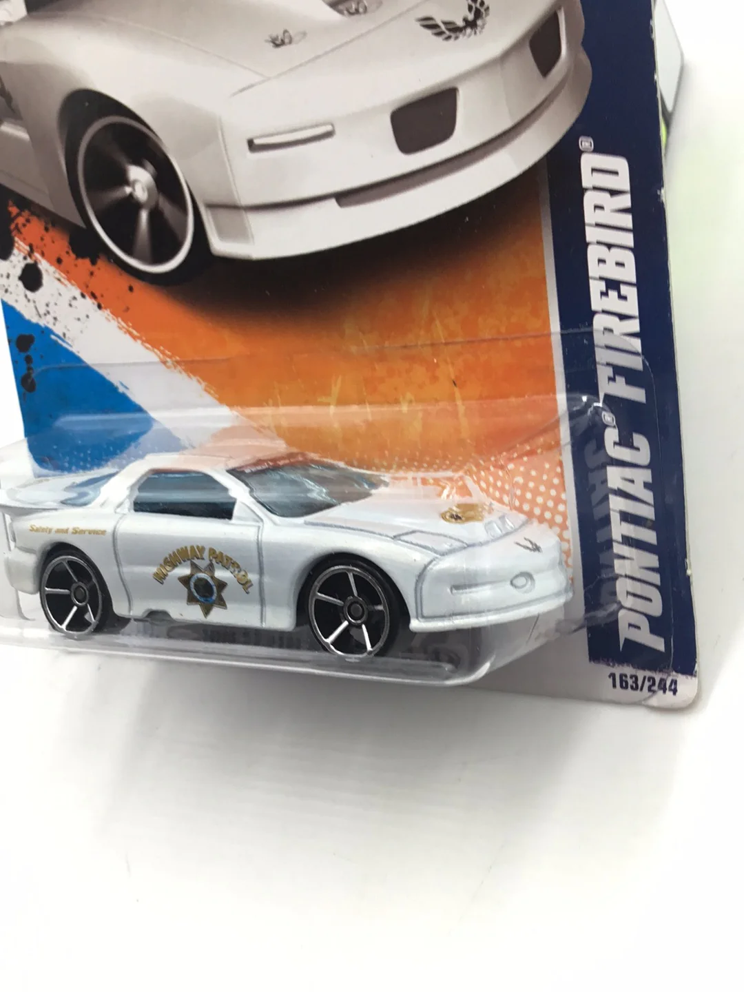 2011 Hot Wheels #163 Pontiac Firebird (White) - Image 4