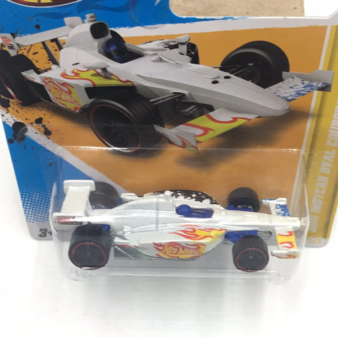 2011 Hot Wheels #42 2011 IndyCar Oval Course Race Car Short Card 55C - Image 5
