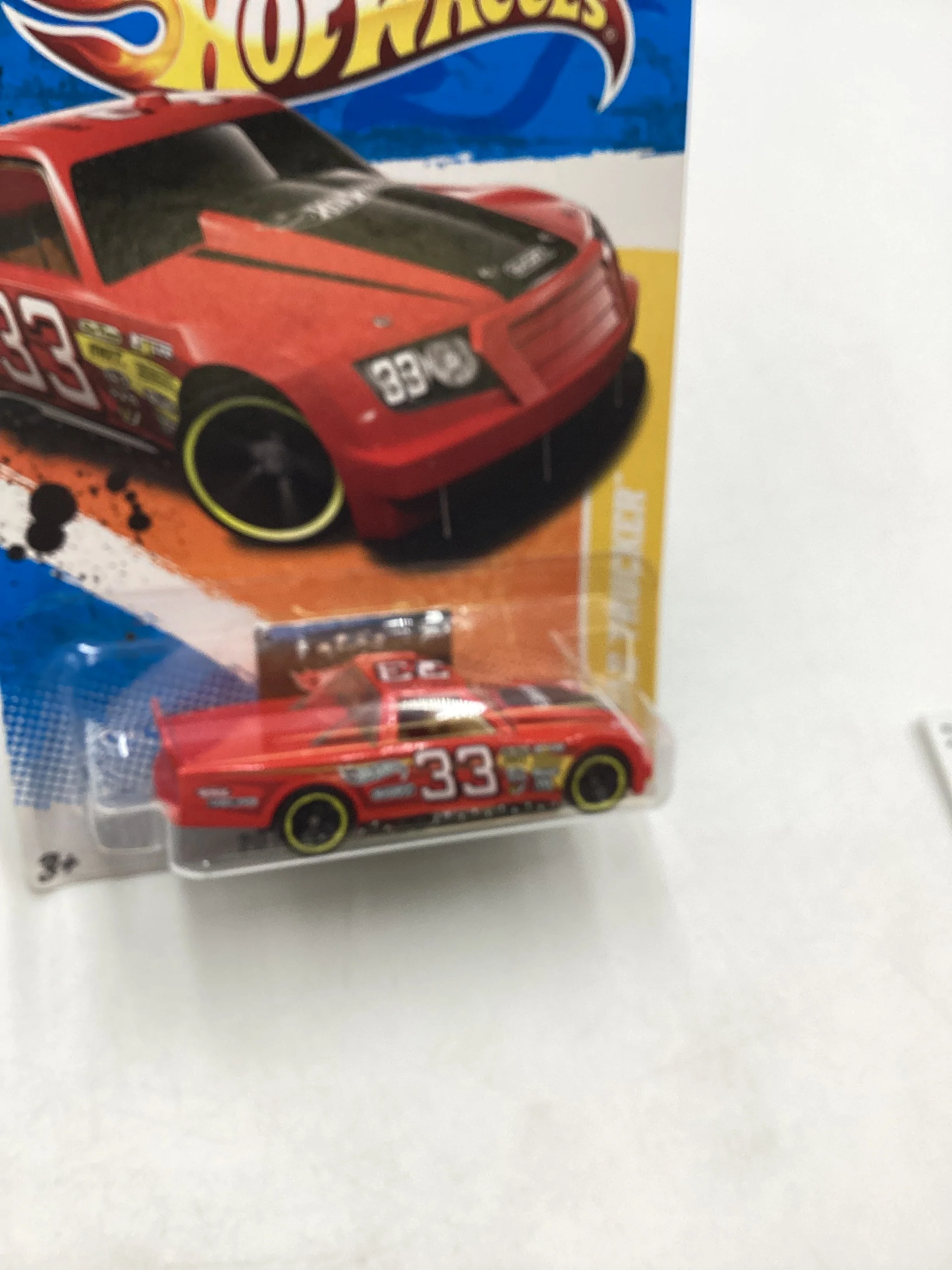 2011 Hot Wheels #46 Circle Tracker Red 50F - Image 4