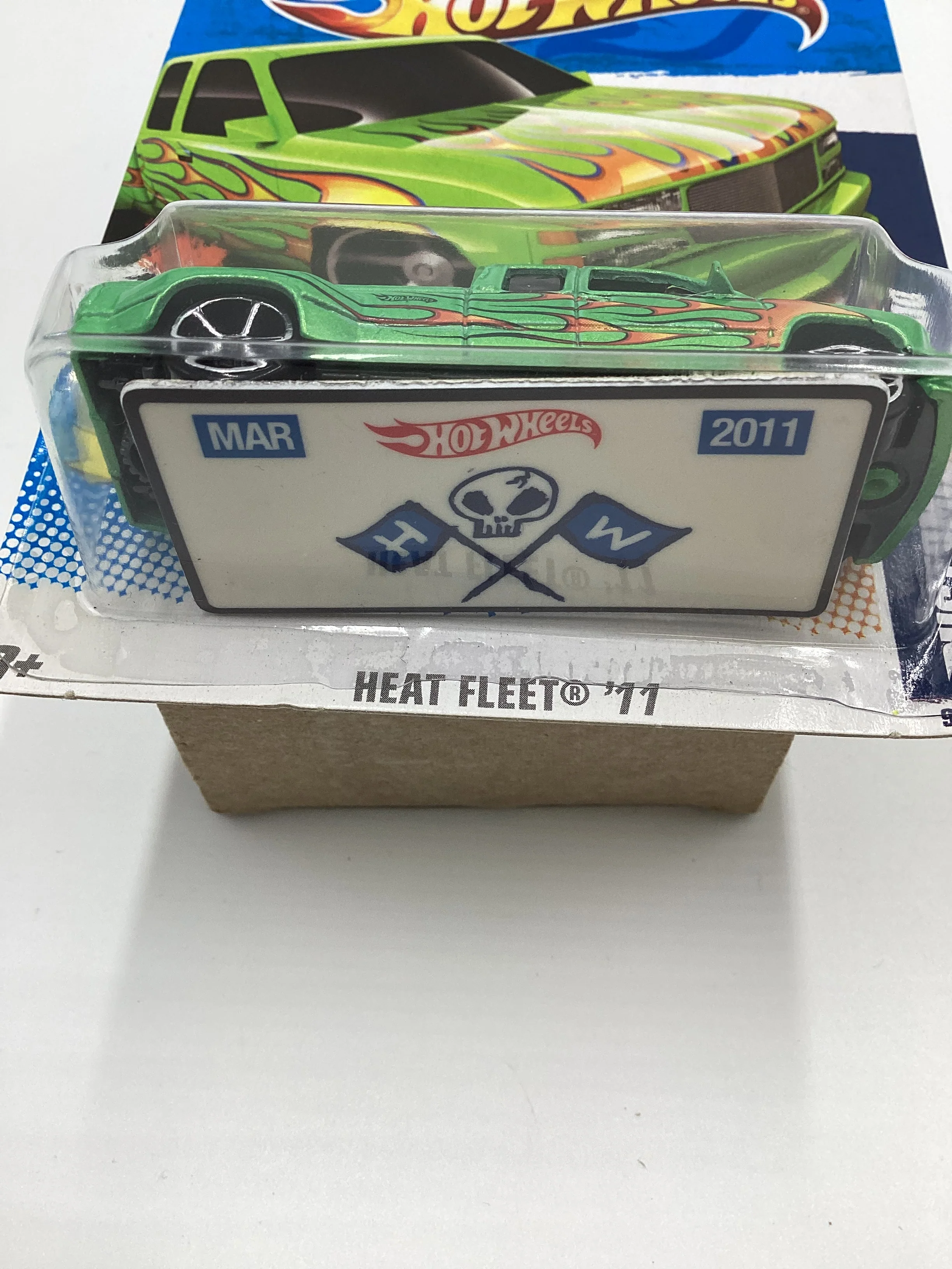 2011 Hot Wheels #92 Customized C3500 Green License Plate Card 14A - Image 7