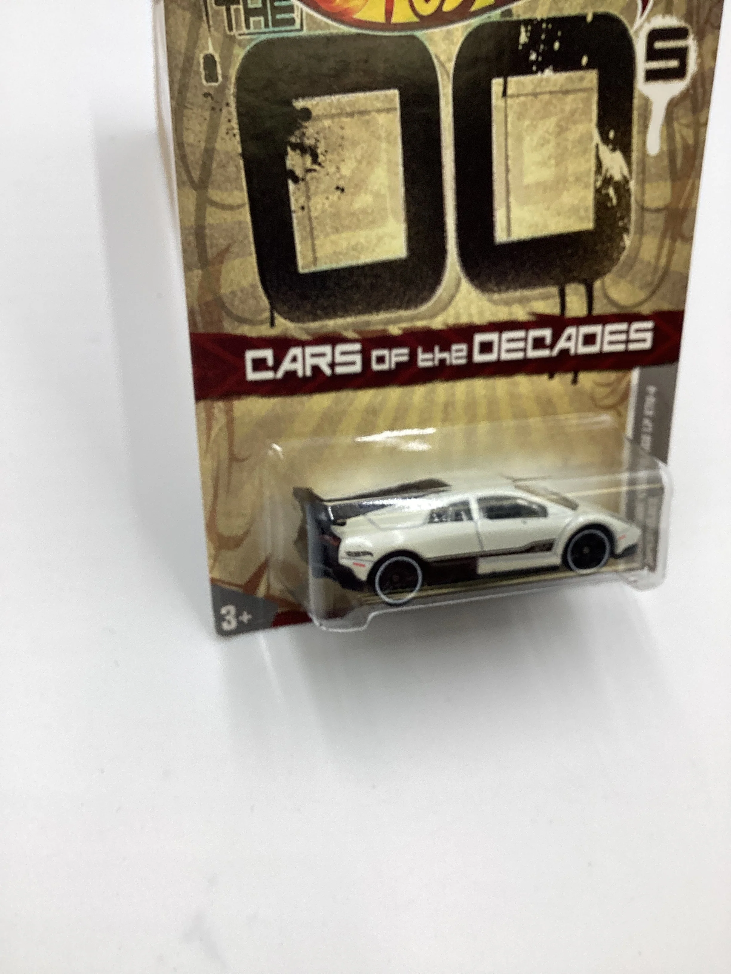 2011 Hot Wheels Cars of the Decades The 00s #32 Lamborghini Murcielago LP 670-4 Superveloce White - Image 4